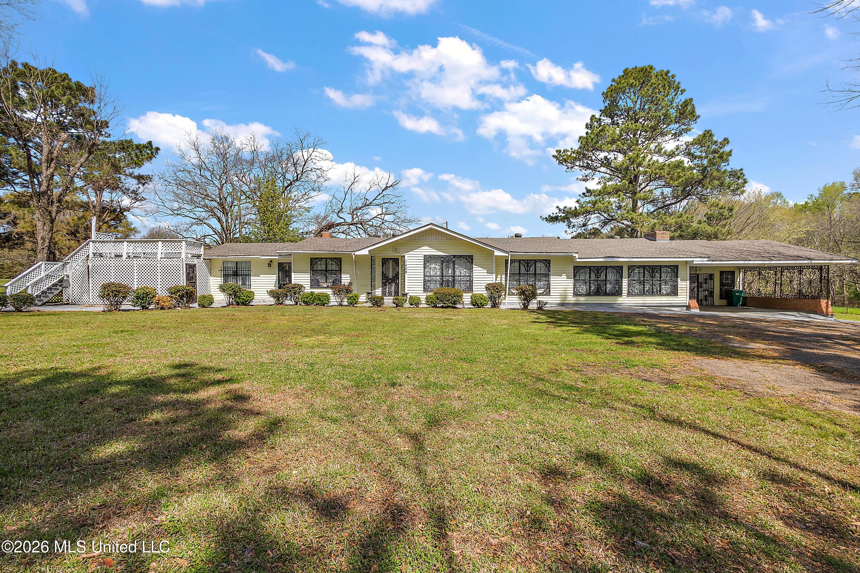1409 Ross Circle — photo