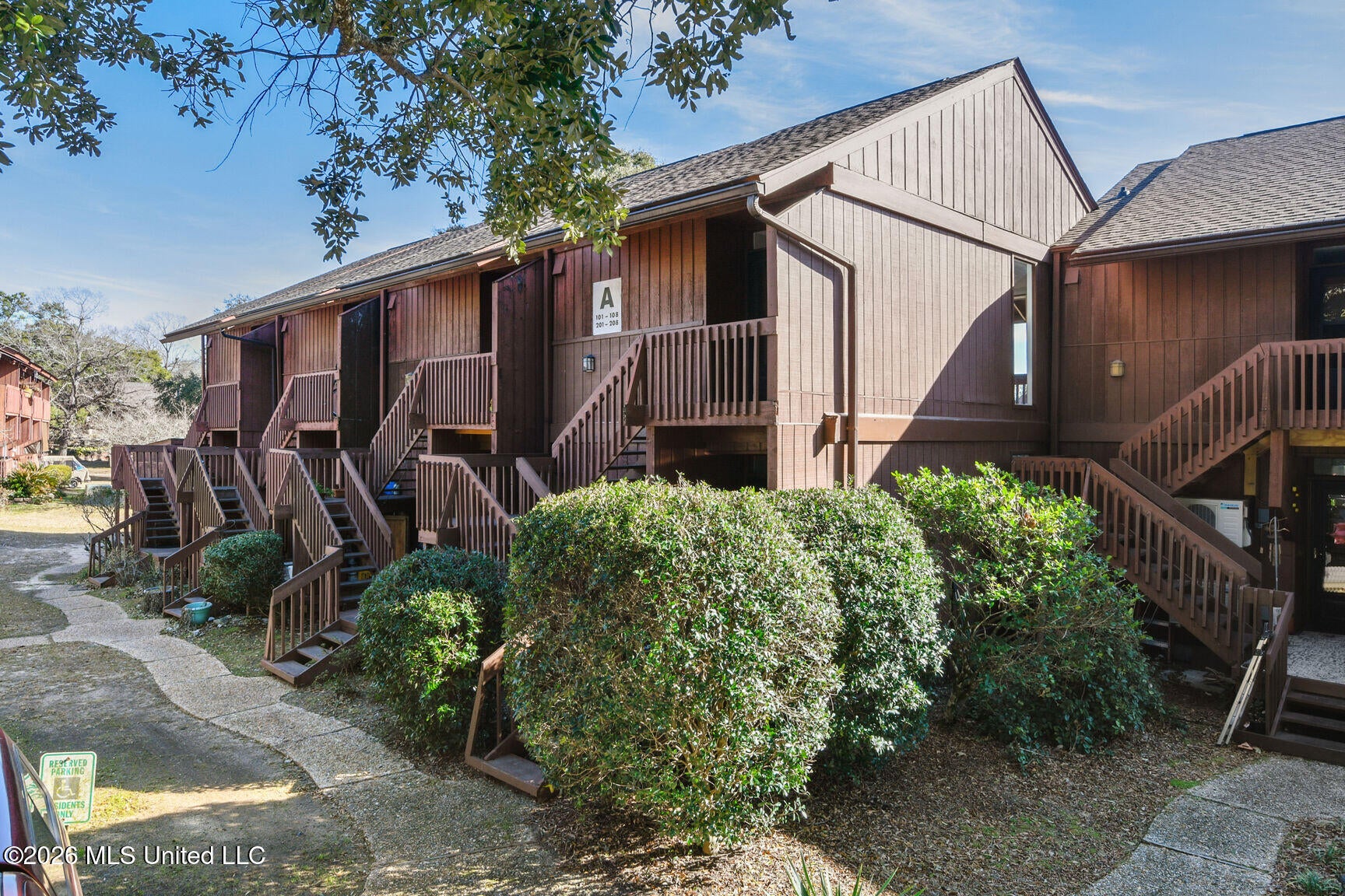 205 Lakeside Villa — photo