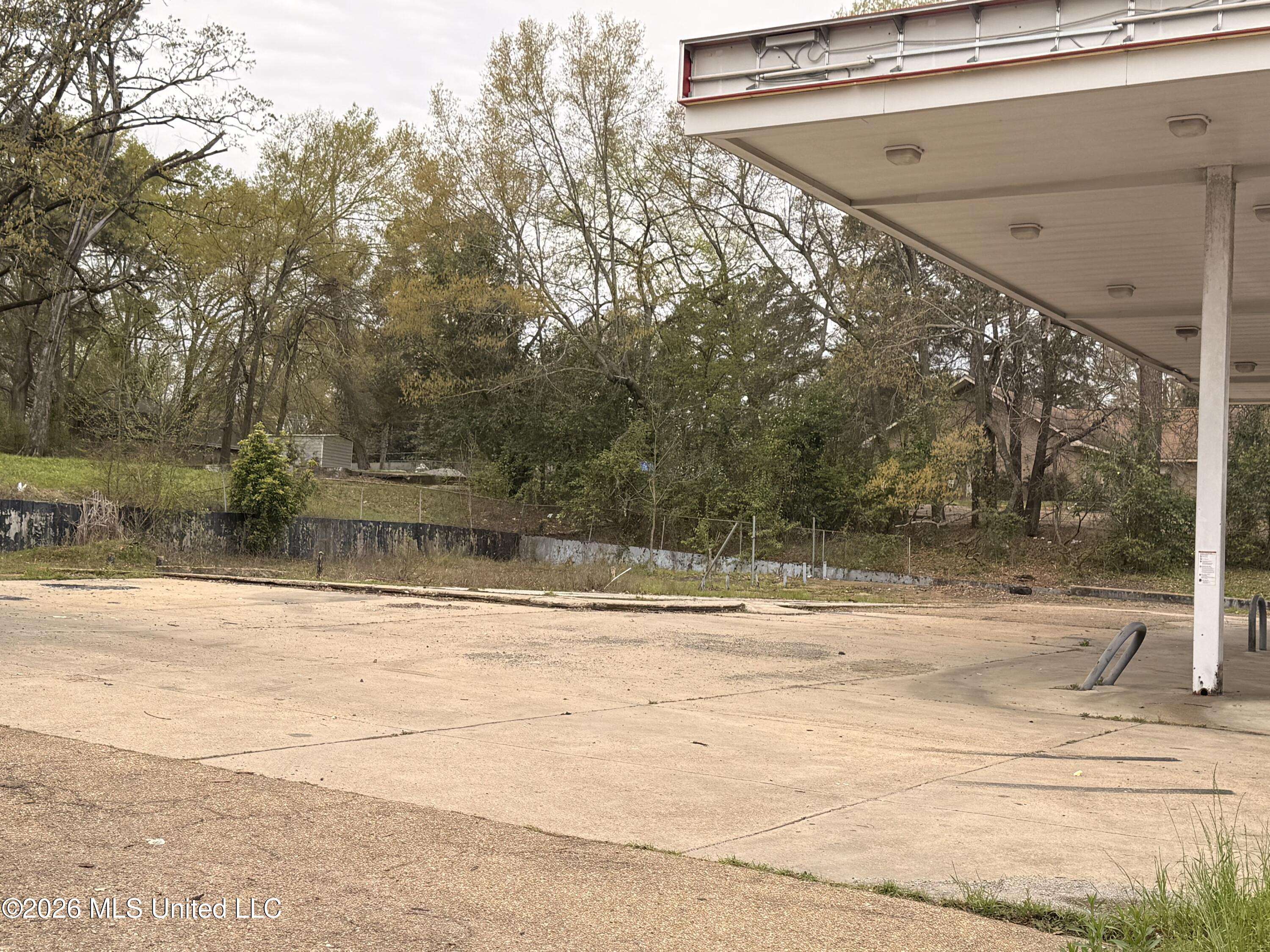 375 E Mcdowell Road, Jackson, MS 39204 — photo 3