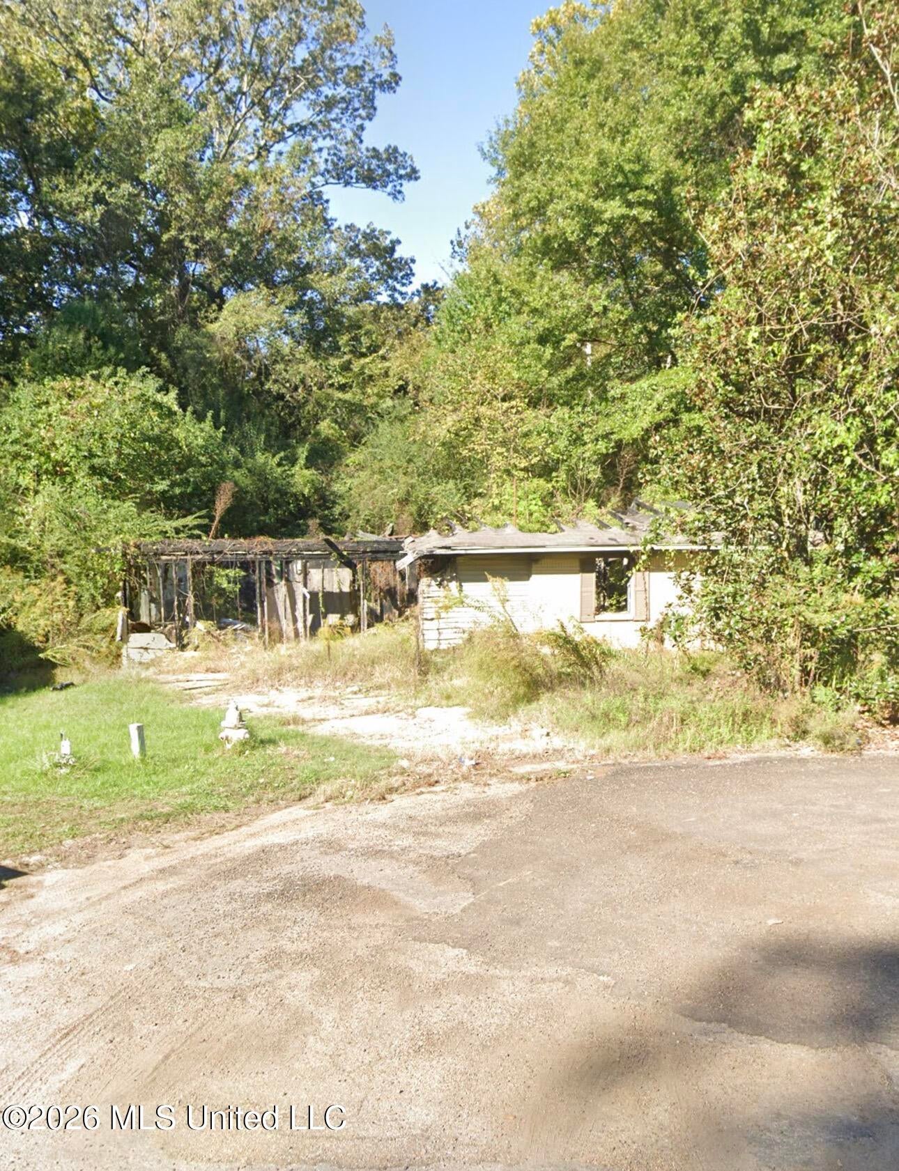 181 E Woodcrest Drive — photo