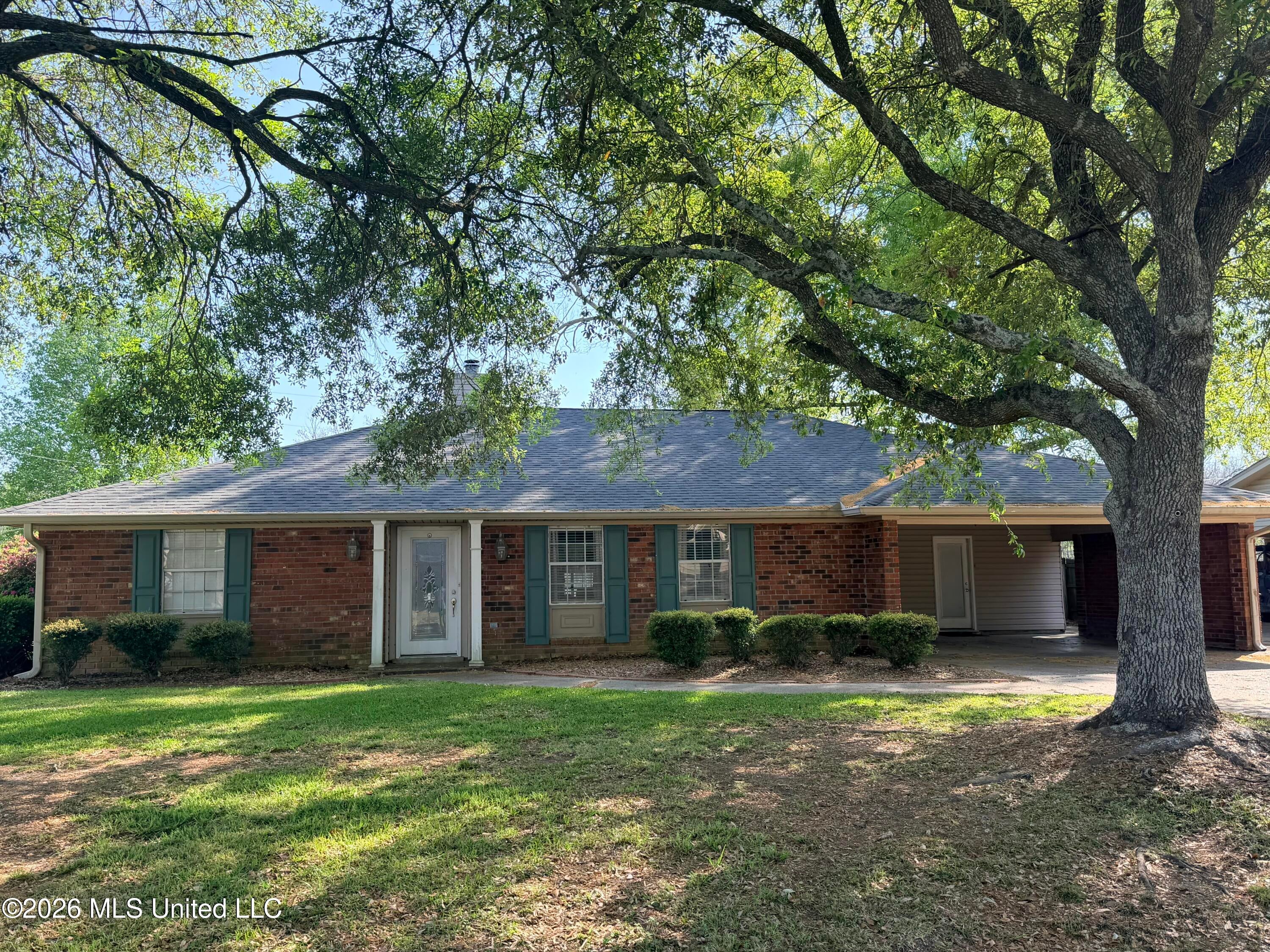 114 Miranda Drive — photo