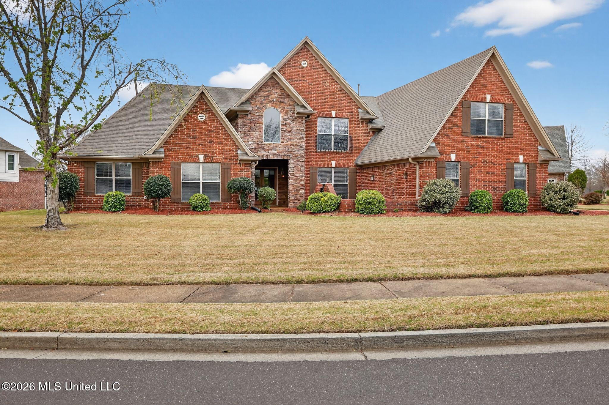 5565 Savannah Parkway — photo