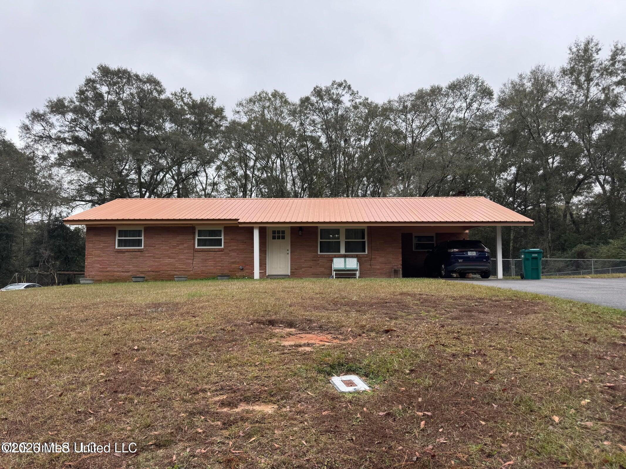 916 E College Avenue — photo