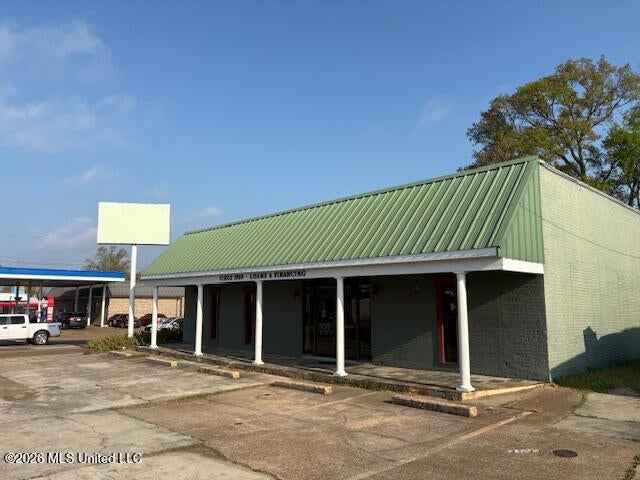 104 E Third Street — photo