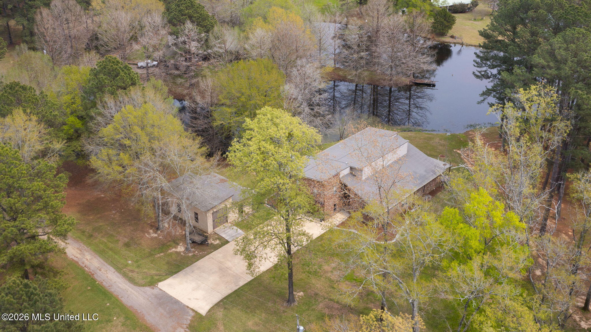 185 W Neal Road — photo