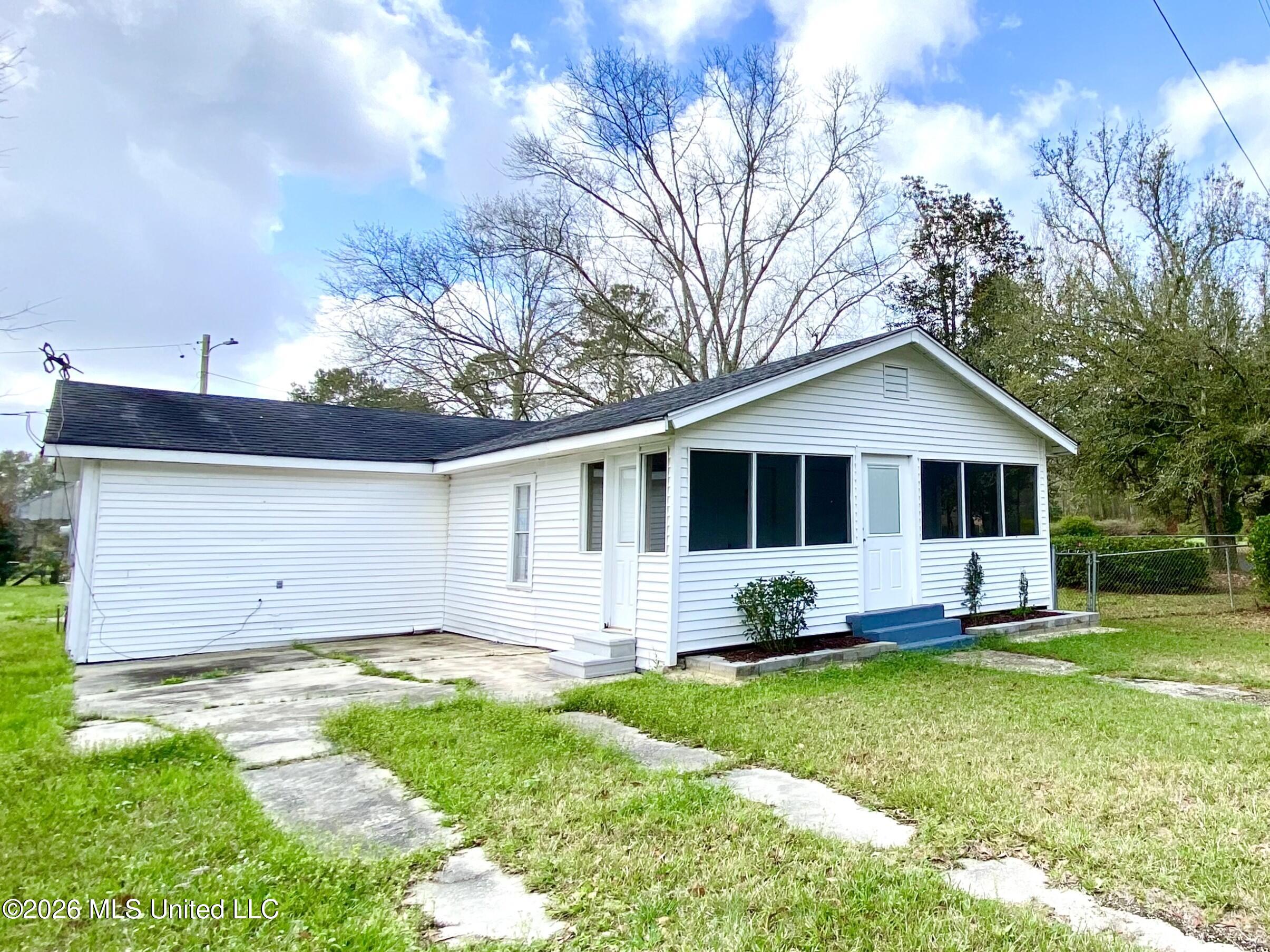 149 Grover Barrett Road — photo