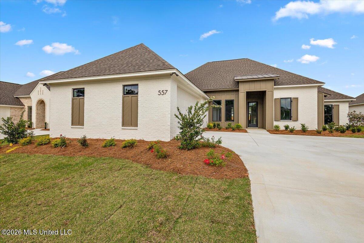 557 Lavender Way — photo