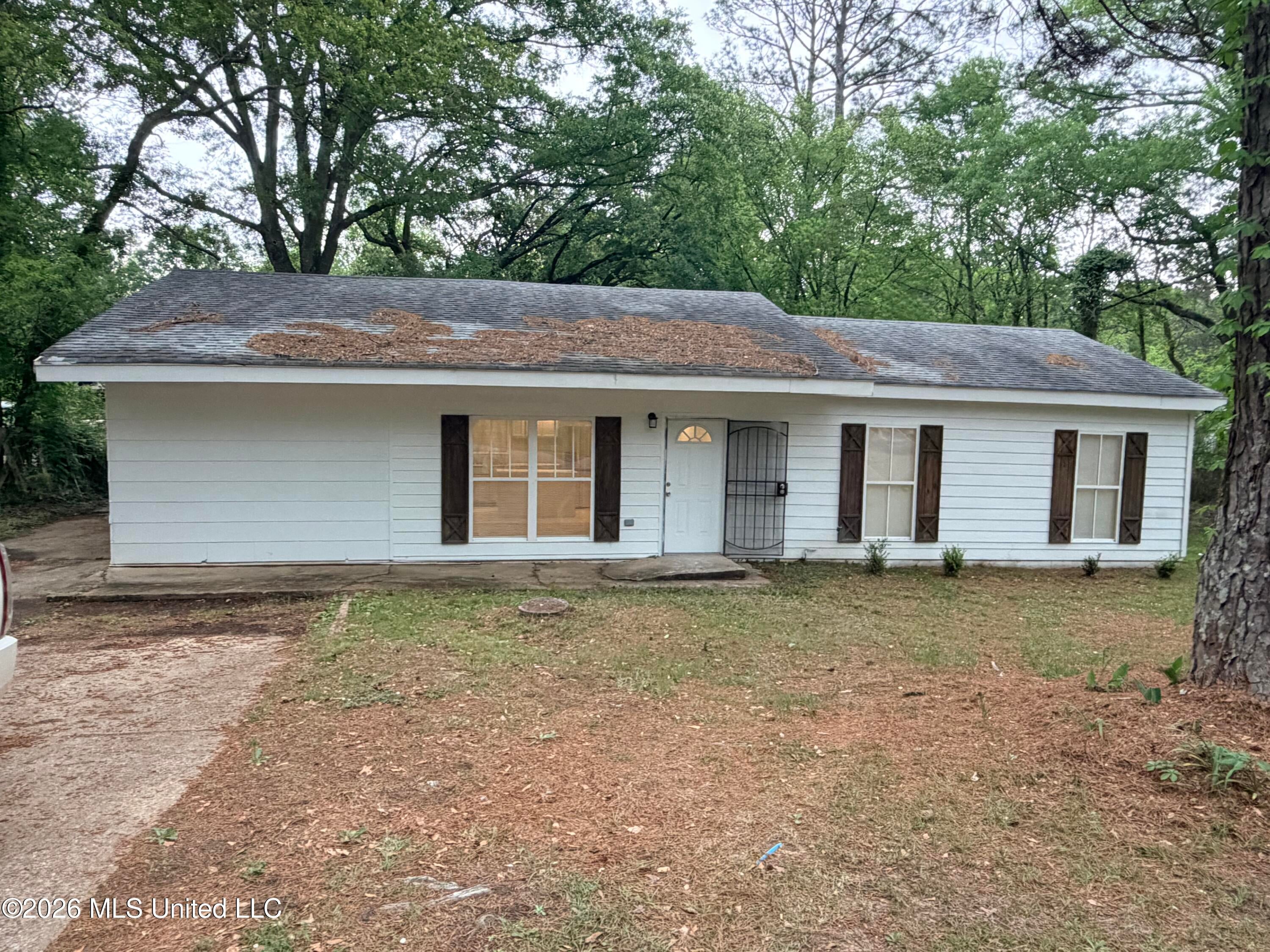 2814 Charleston Drive — photo