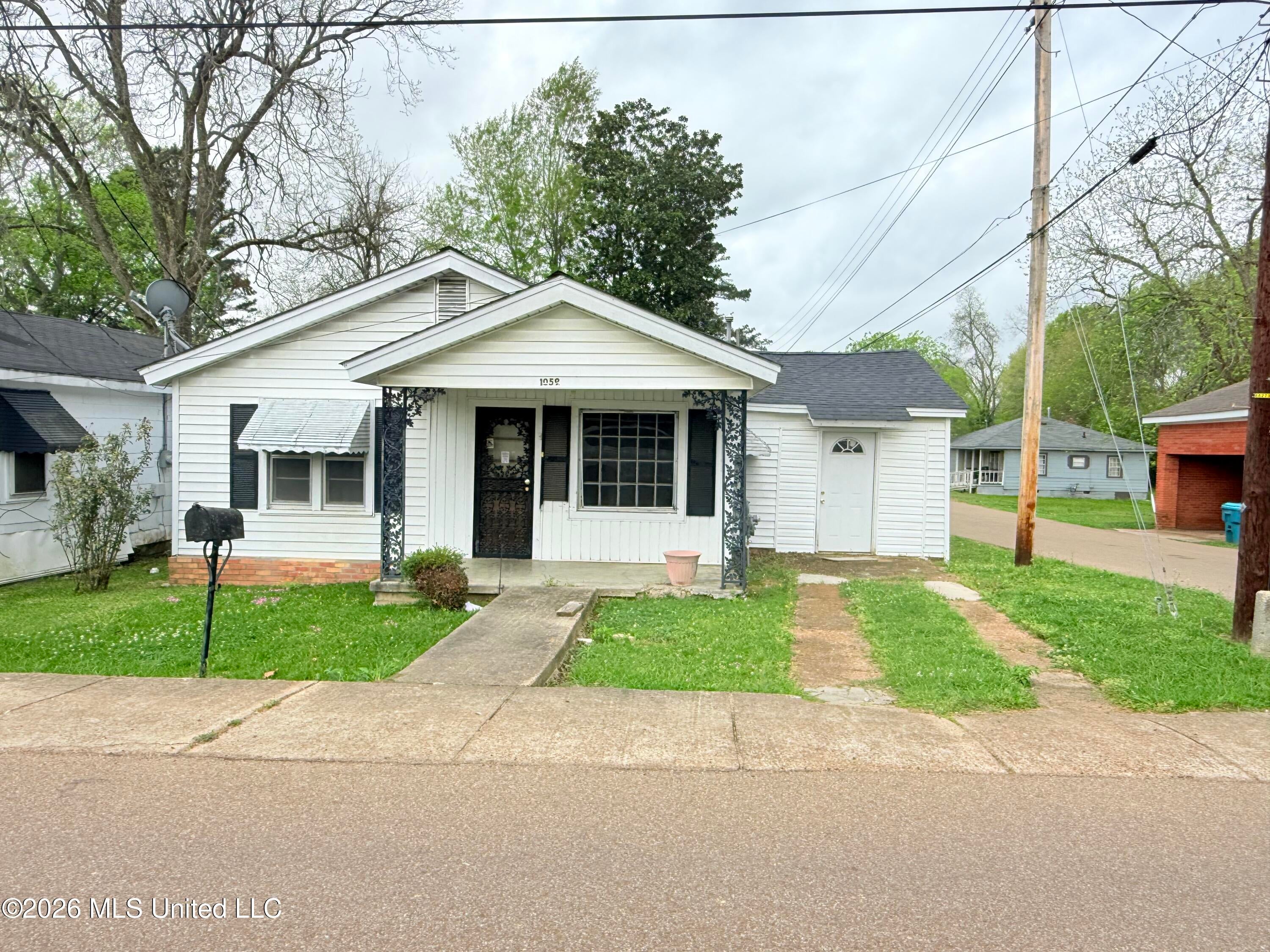 1059 Fox Street — photo