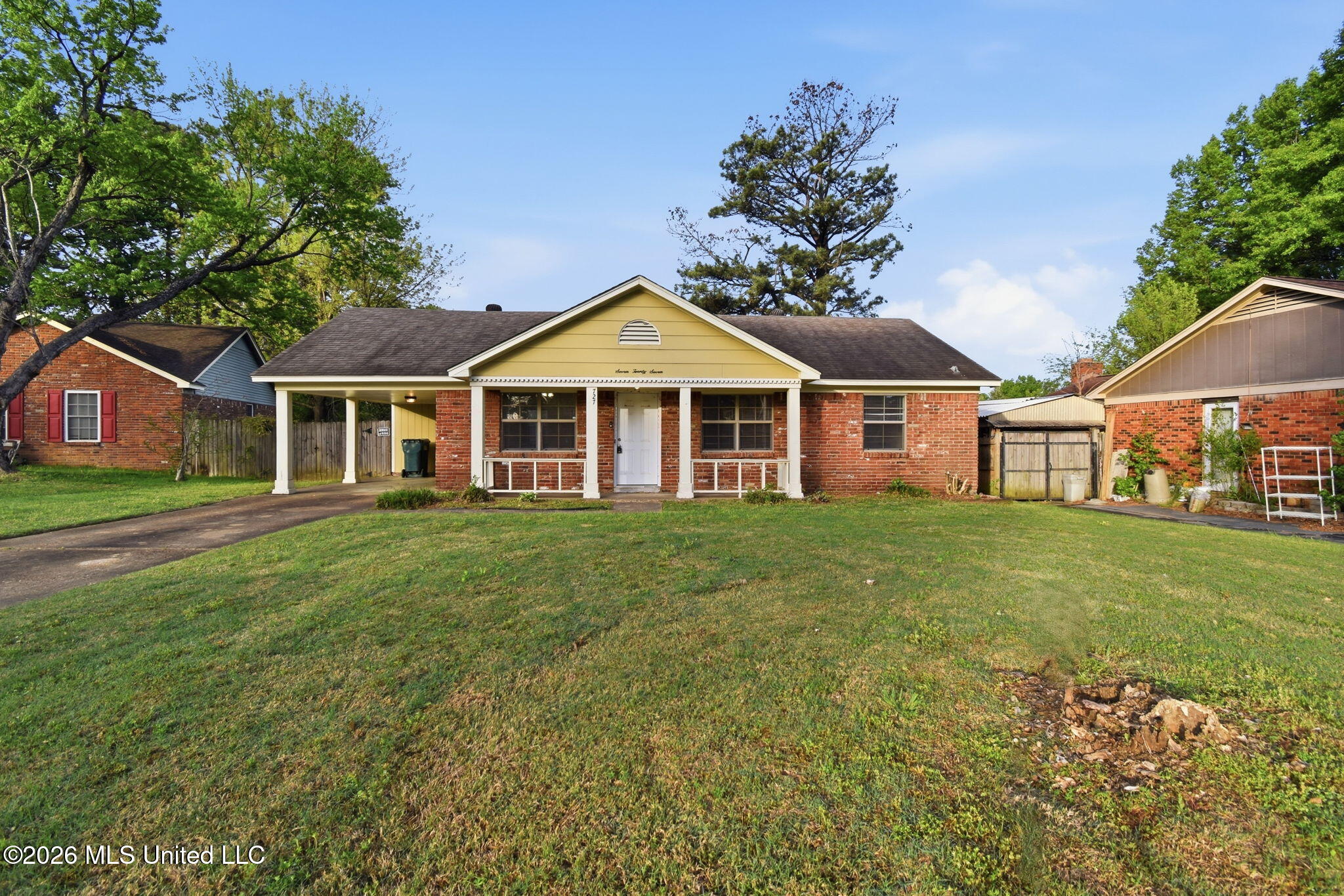 727 Thornwood Drive — photo