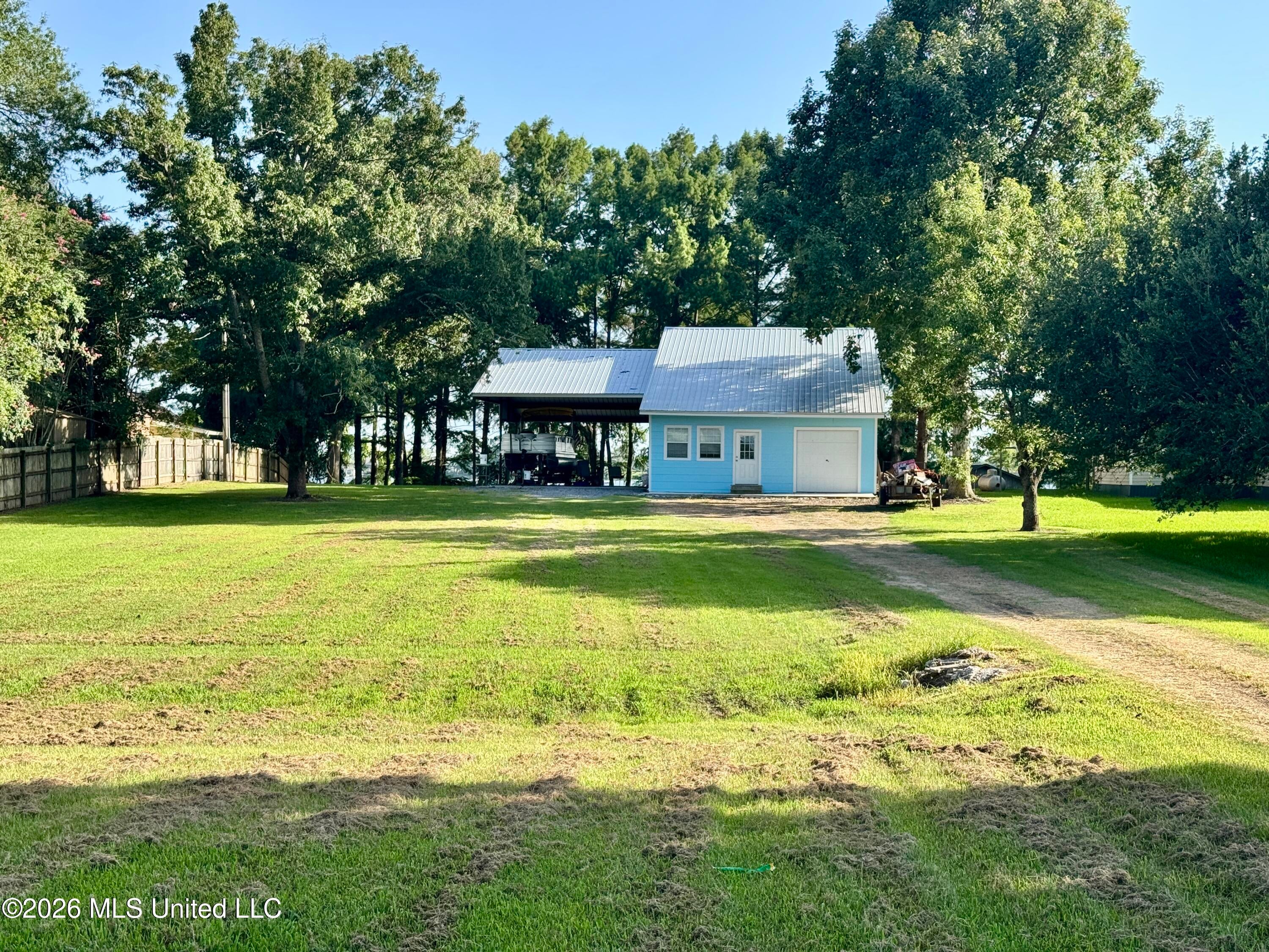 3240 Louisiana 569 — photo
