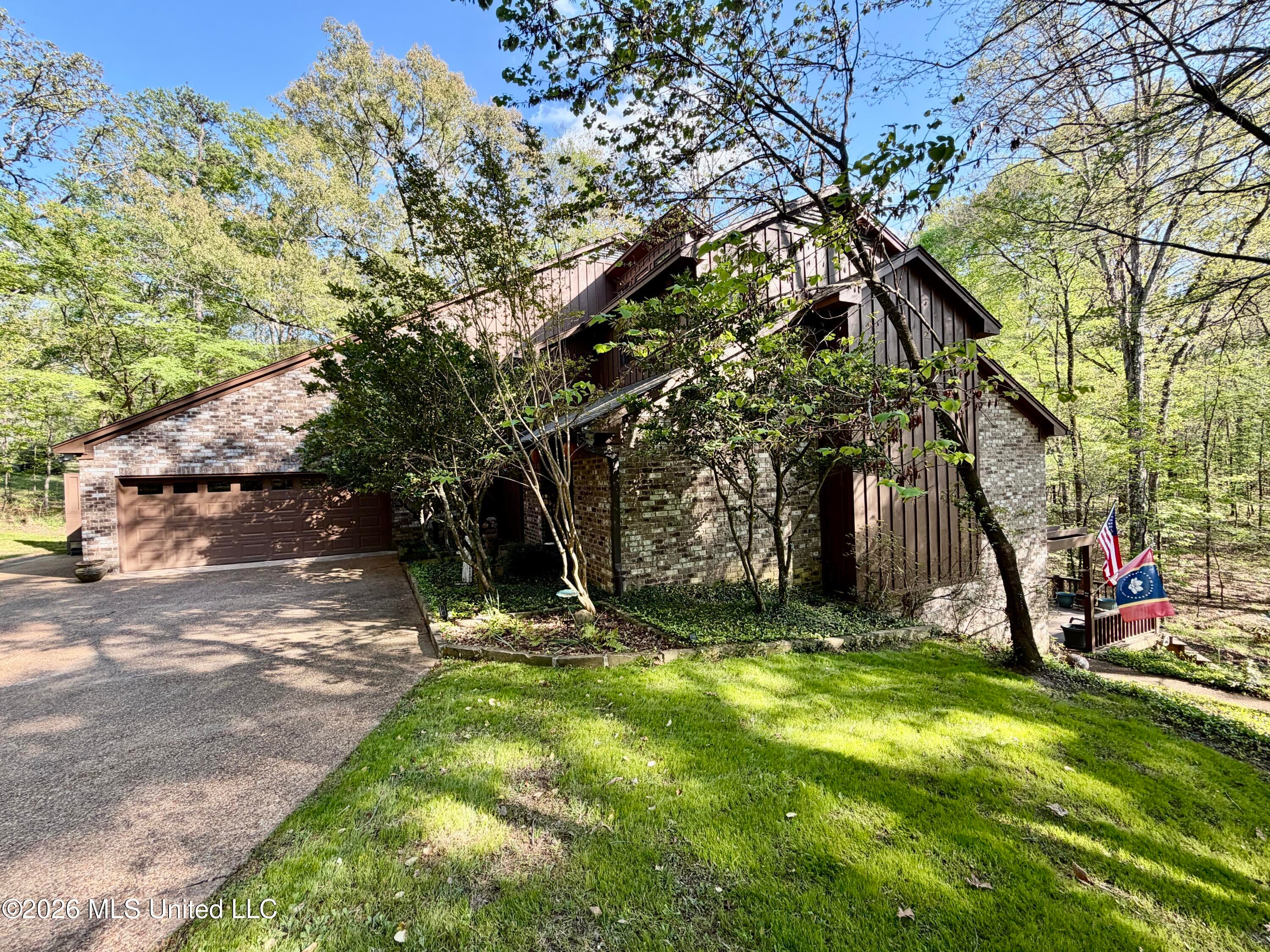 197 Skyline Drive — photo