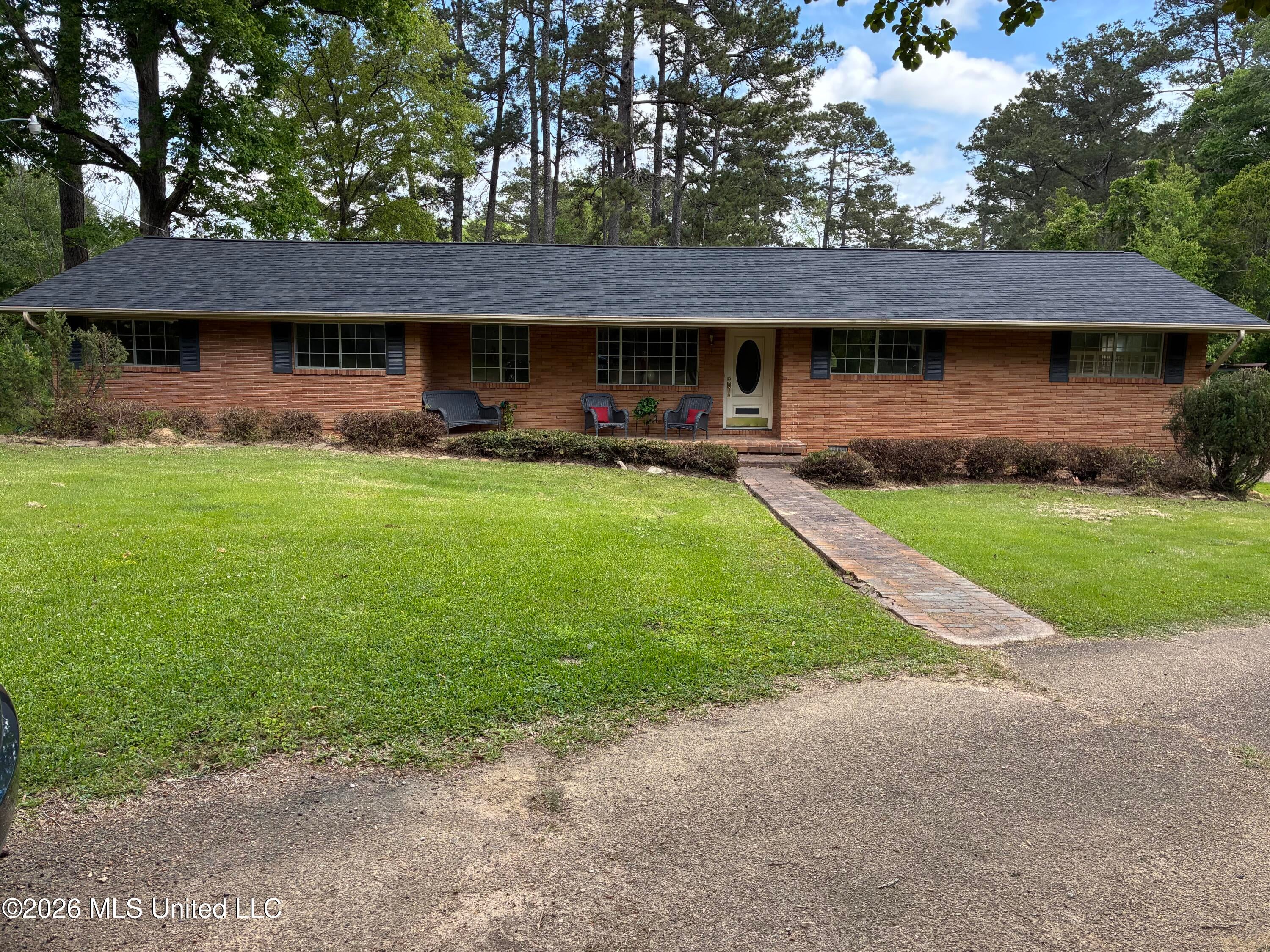 110 Melanie Lane — photo