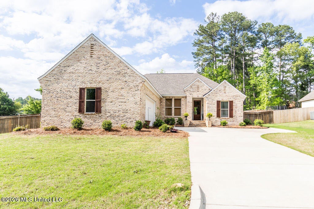 401 Castlewoods Boulevard — photo
