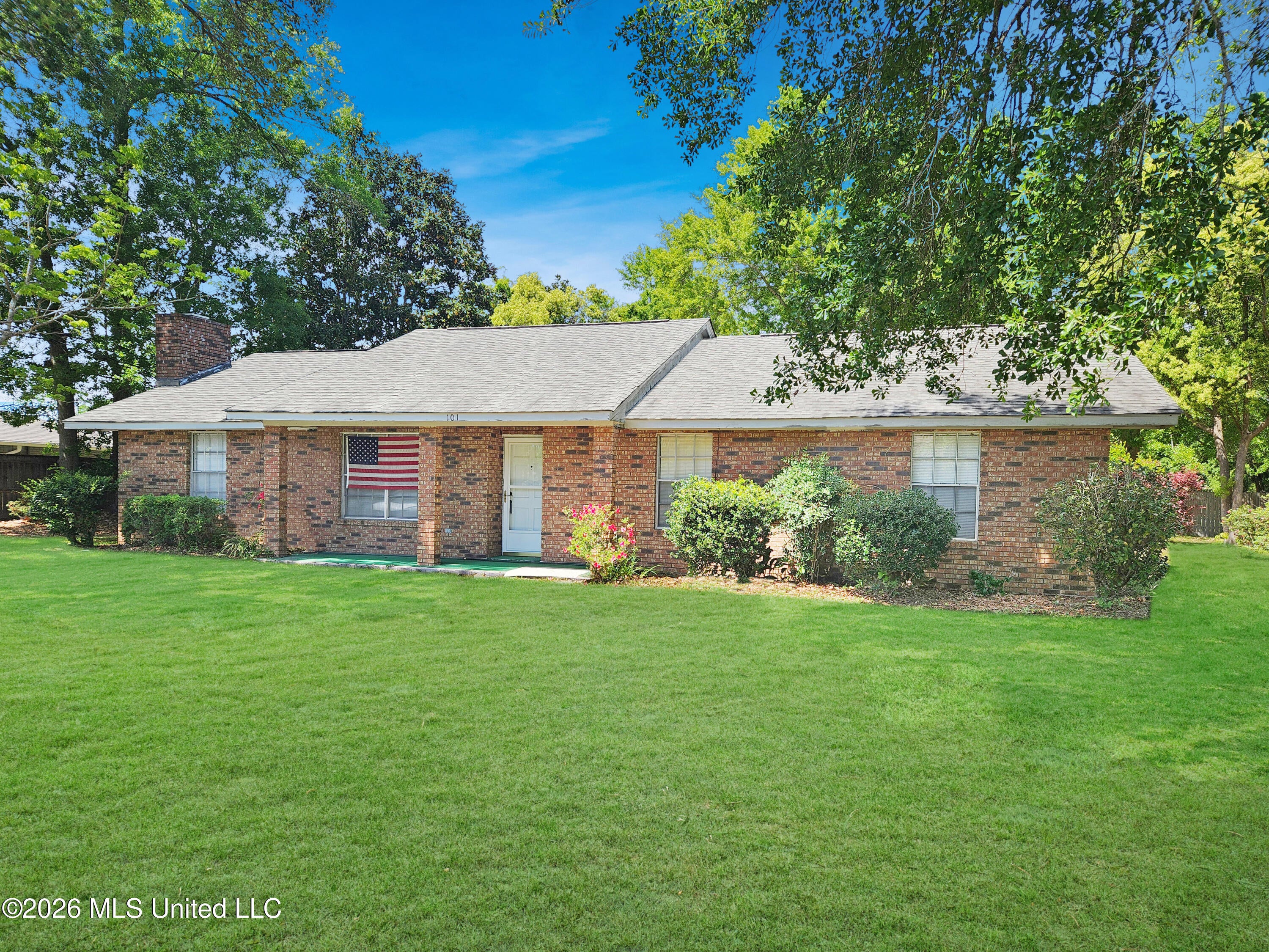 101 Northwood Drive — photo