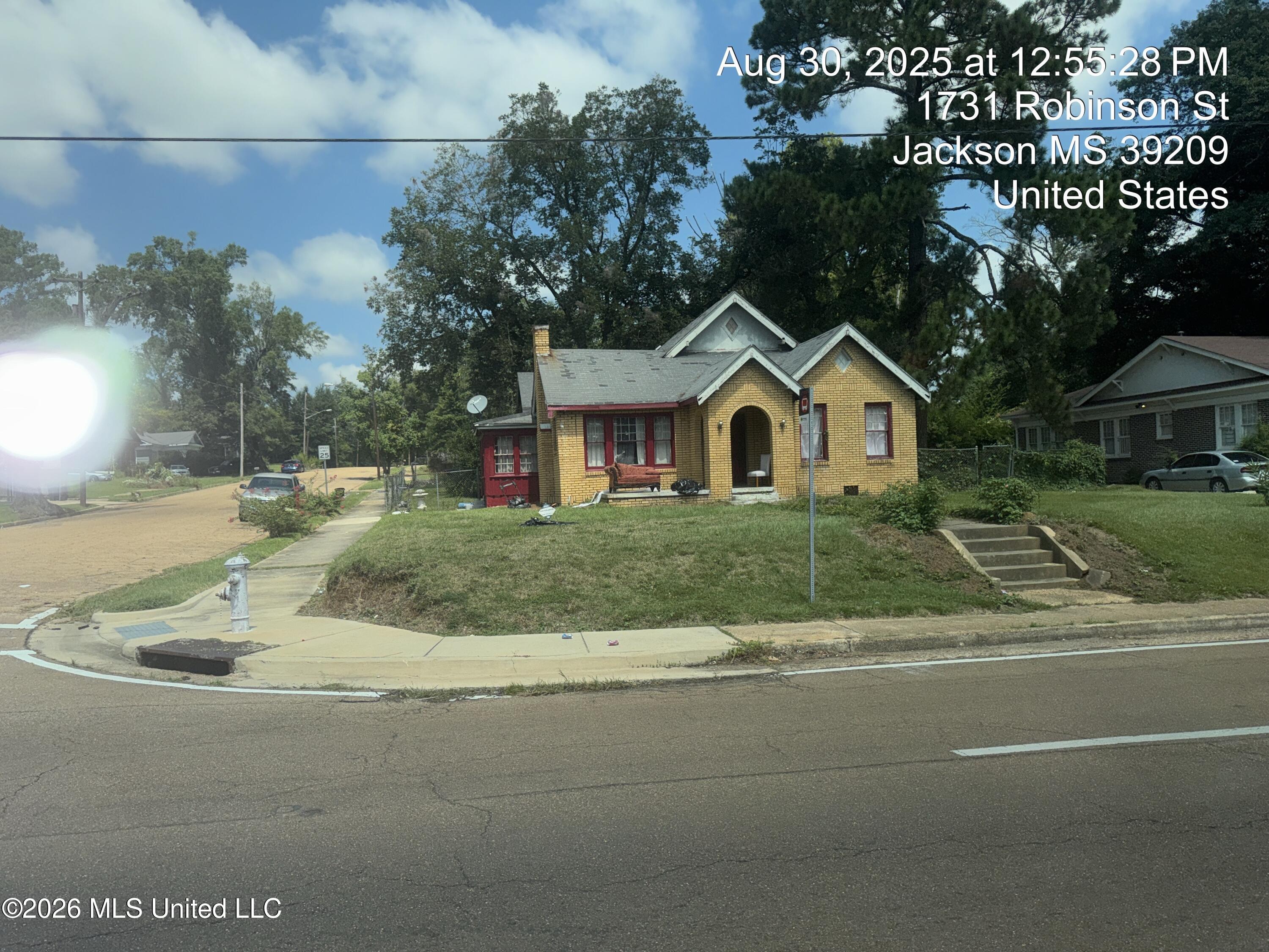 1730 Robinson Street — photo