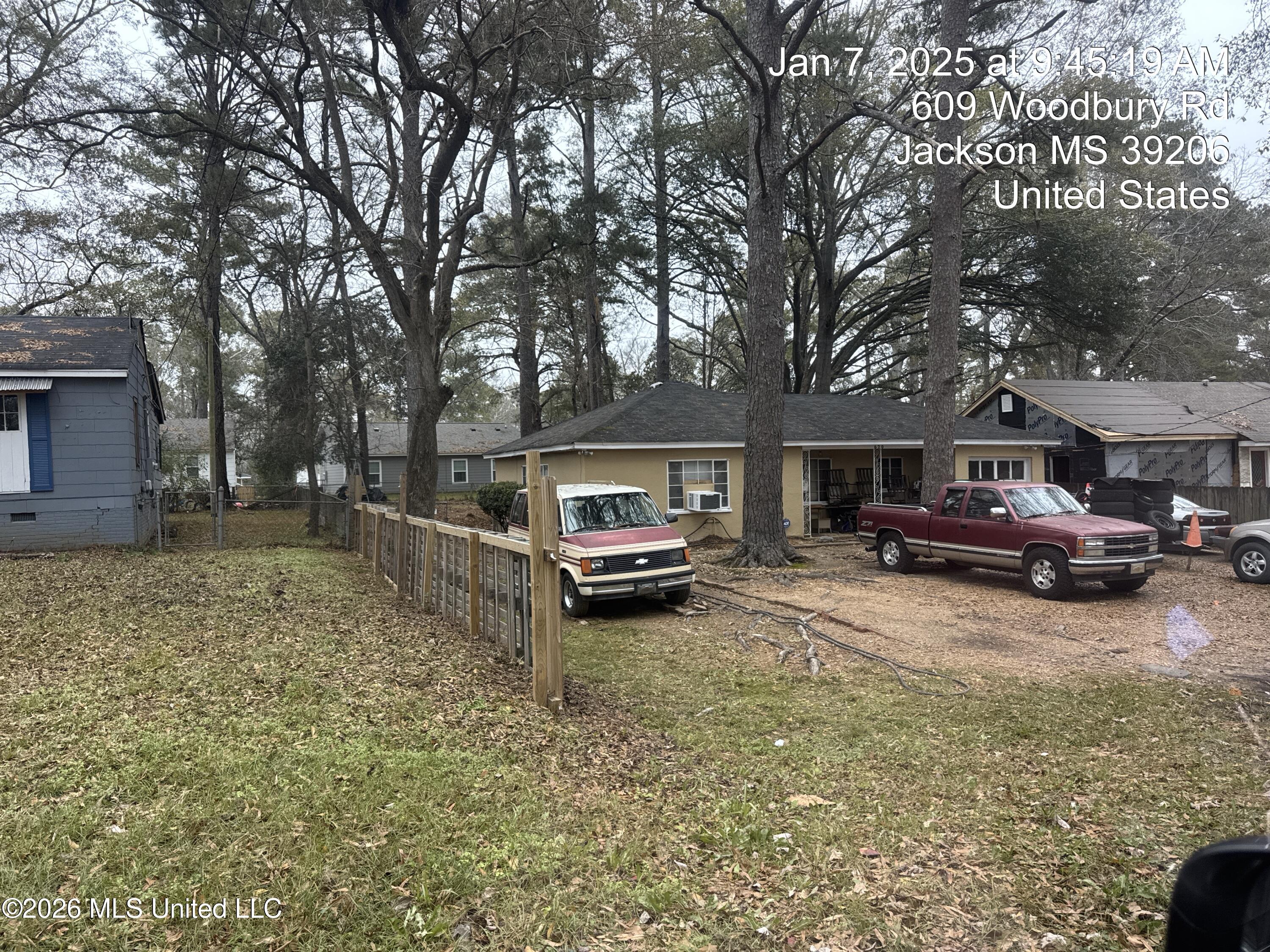 620 Woodbury Road — photo
