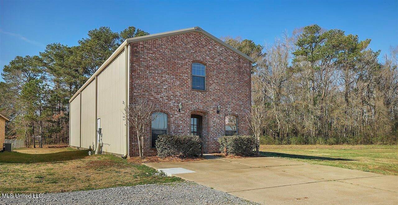625 Highway 49 — photo