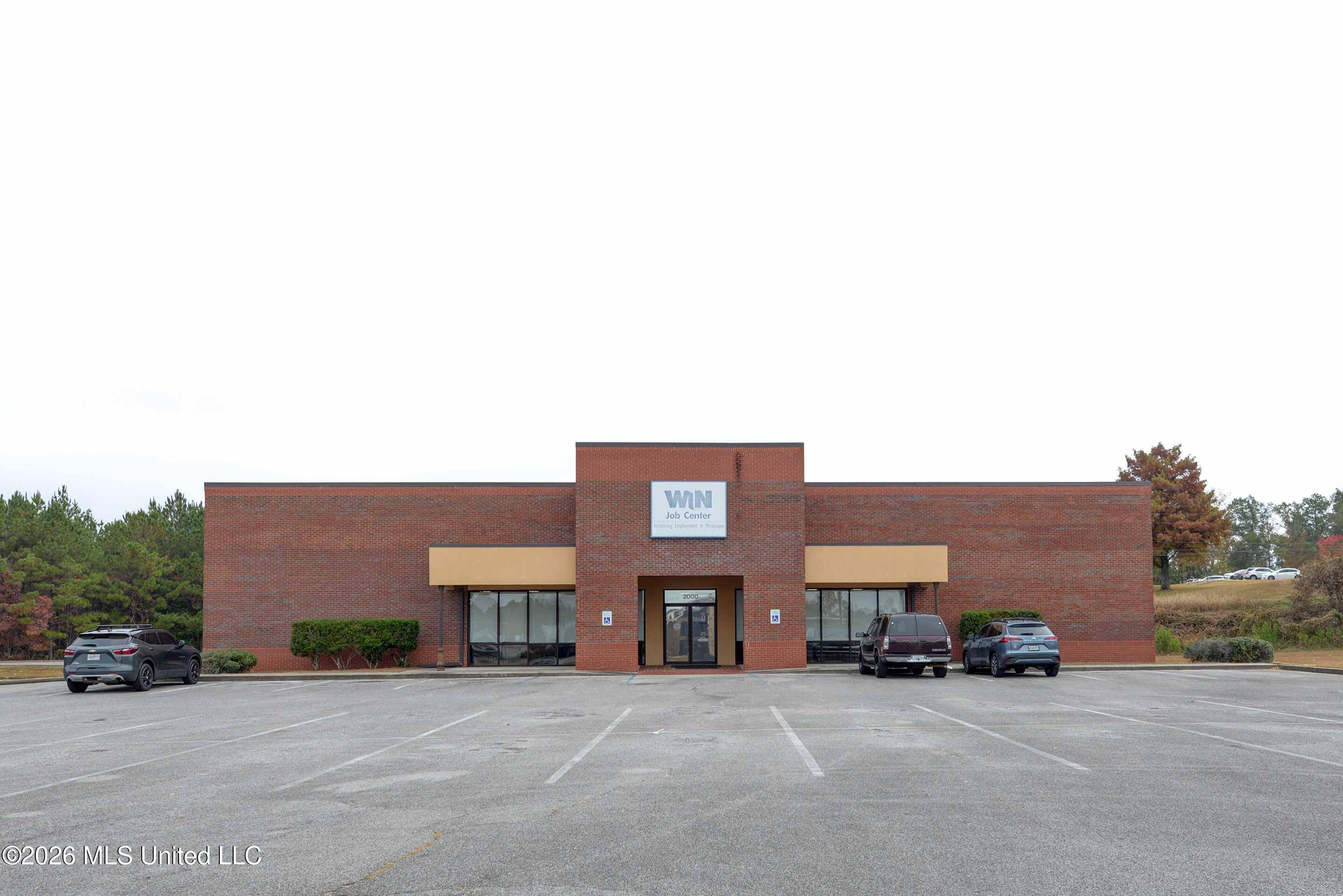 2000 N Highway 19 — photo