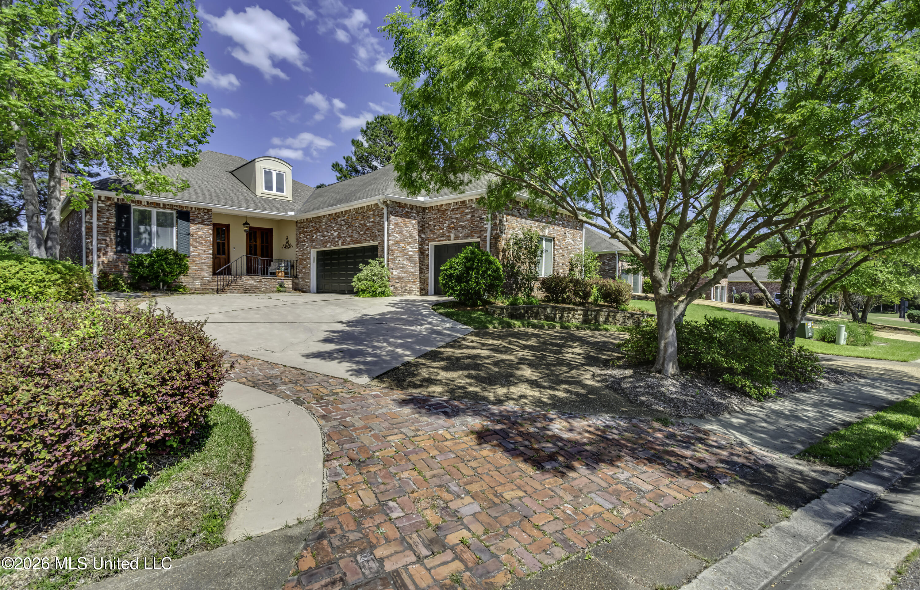 106 Whisper Ridge Drive — photo