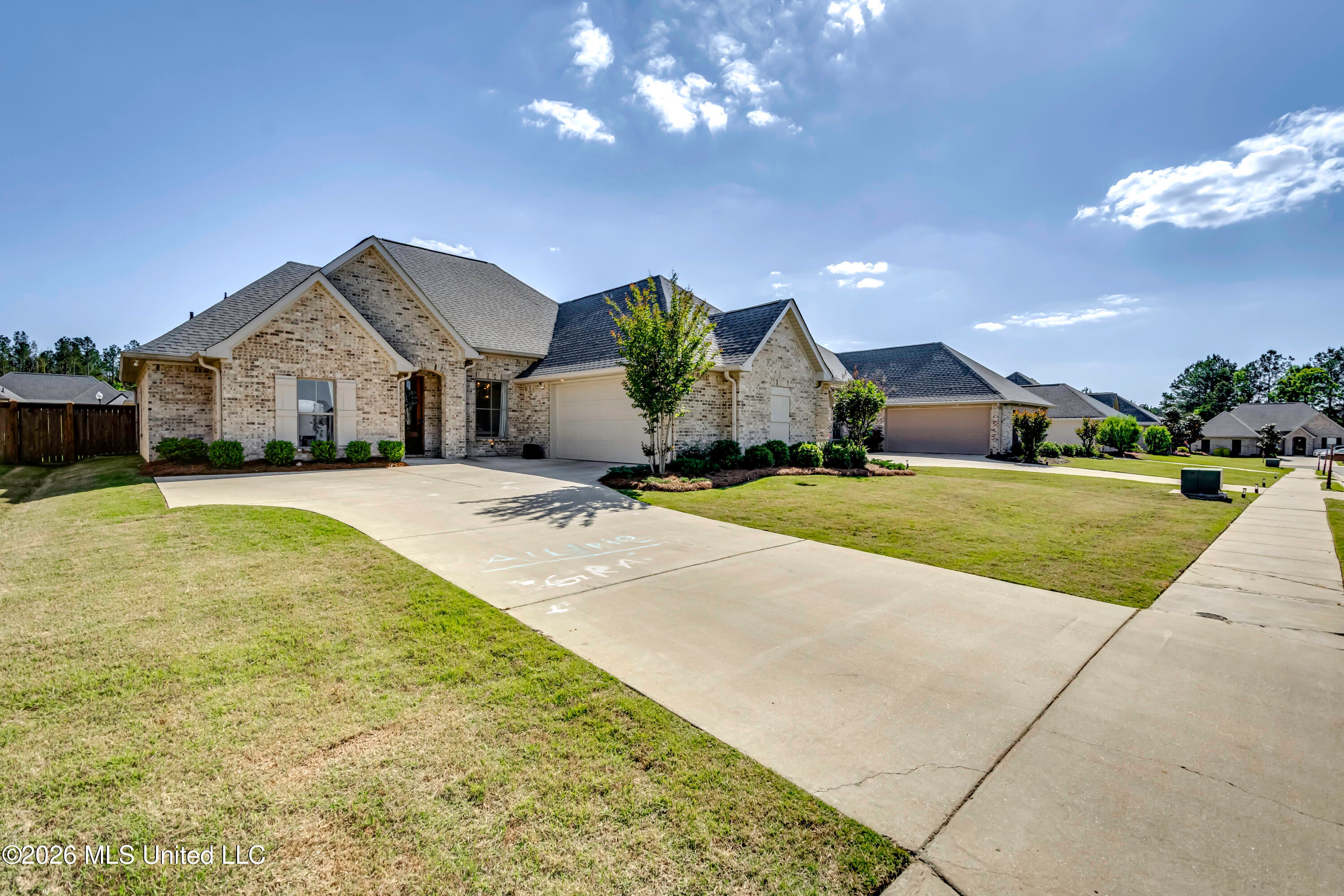 1006 Kensington Drive — photo