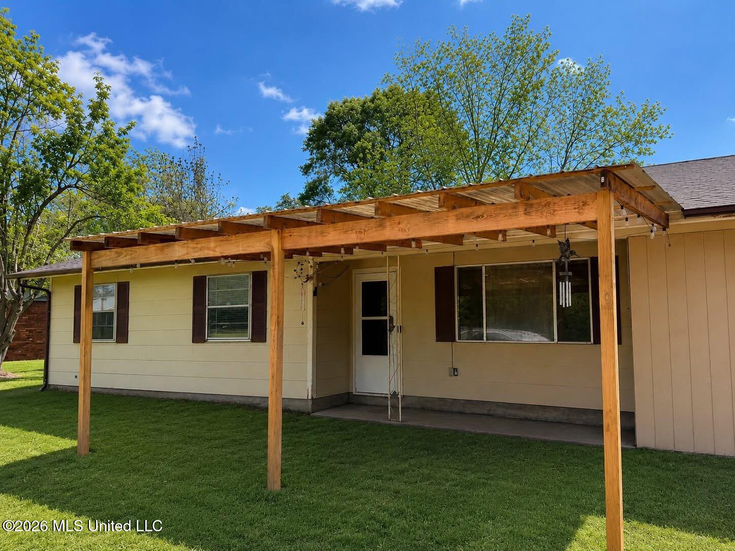 527 Carpenter Street — photo