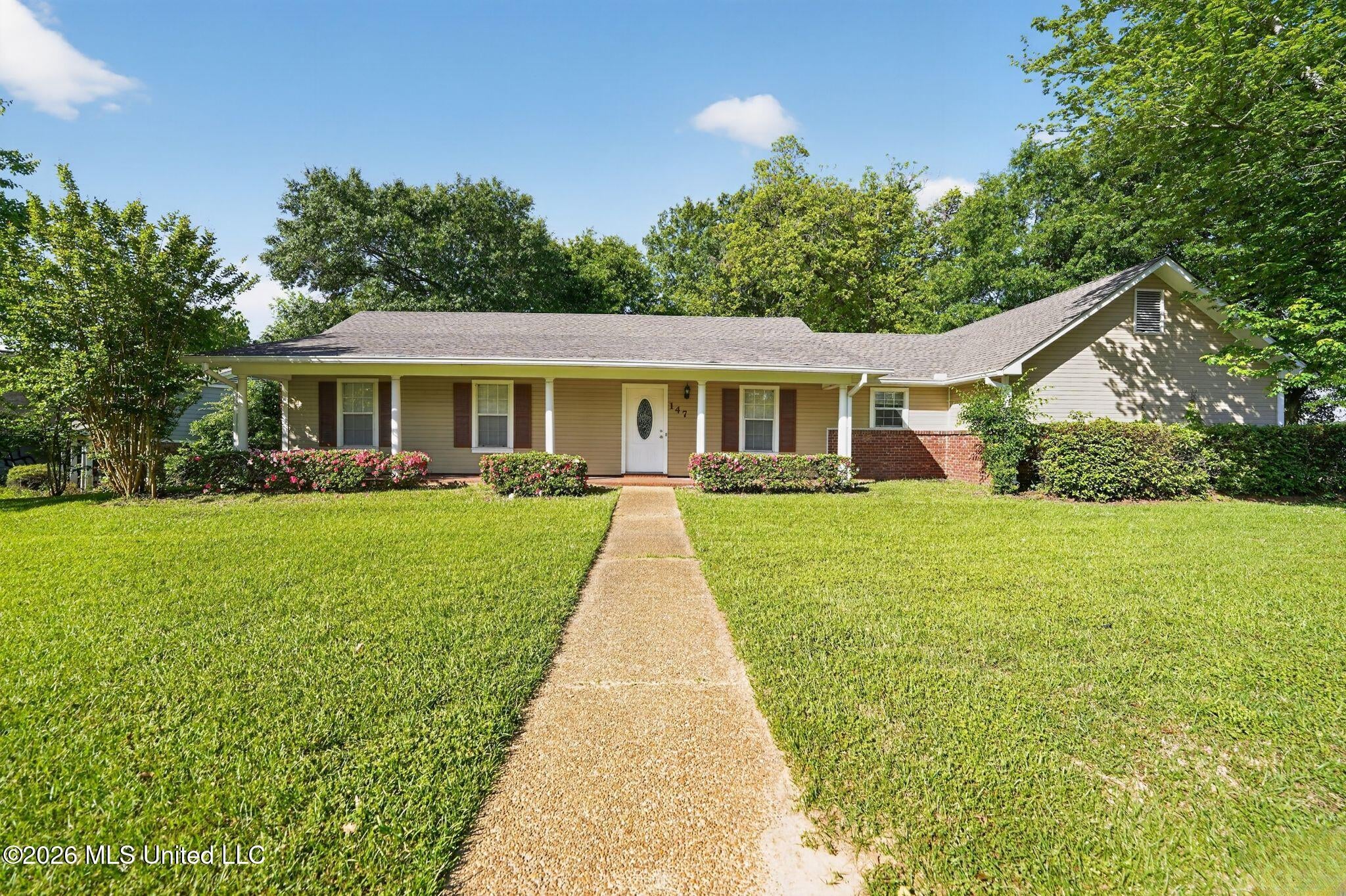147 Sunnycrest Drive — photo