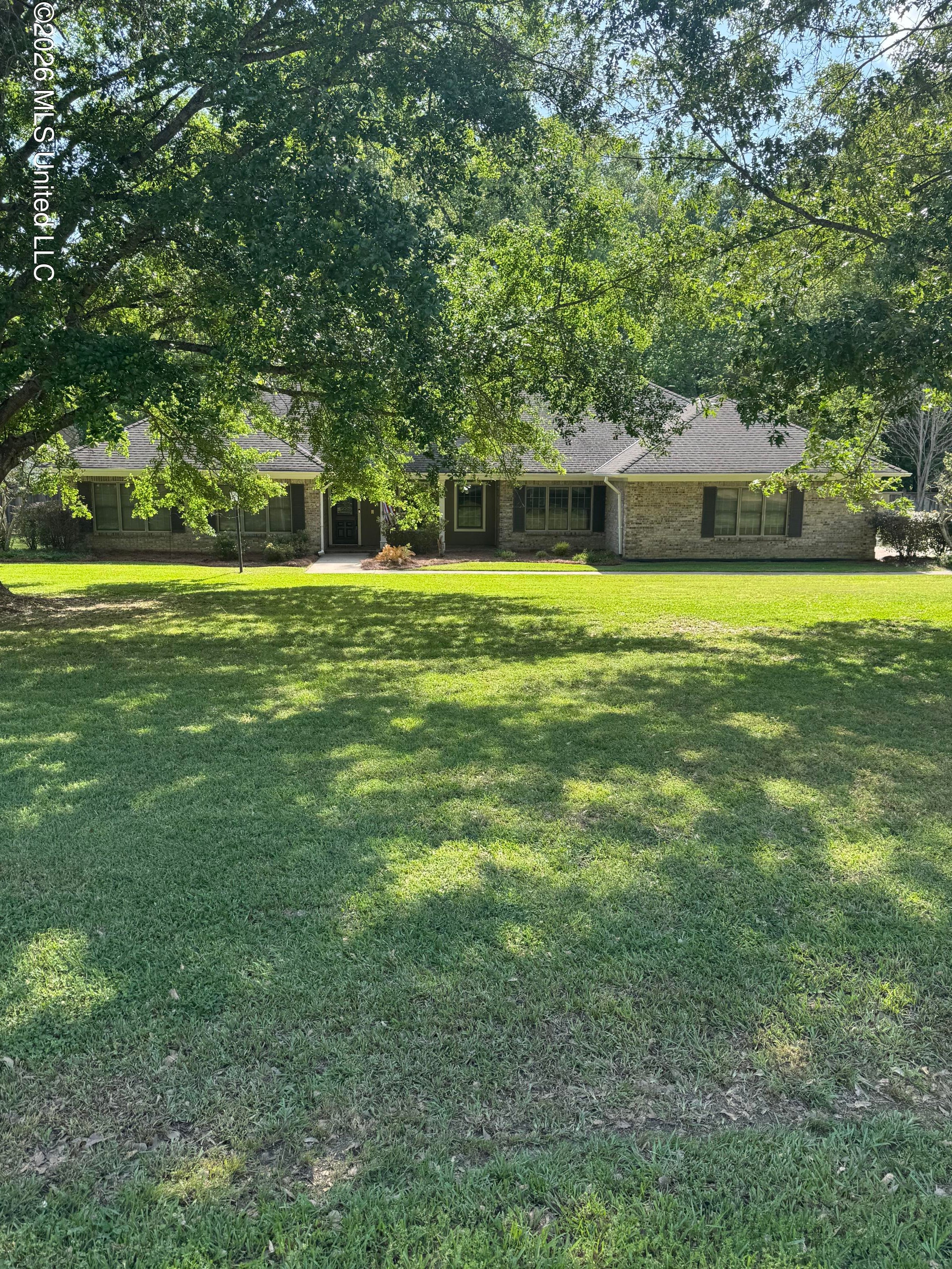 102 Country Cove Drive — photo
