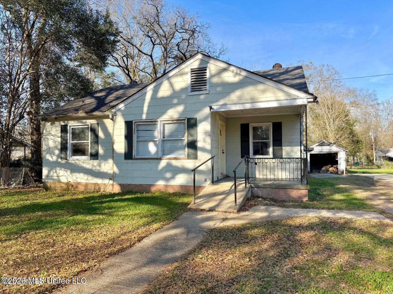 254 Rogers Circle — photo