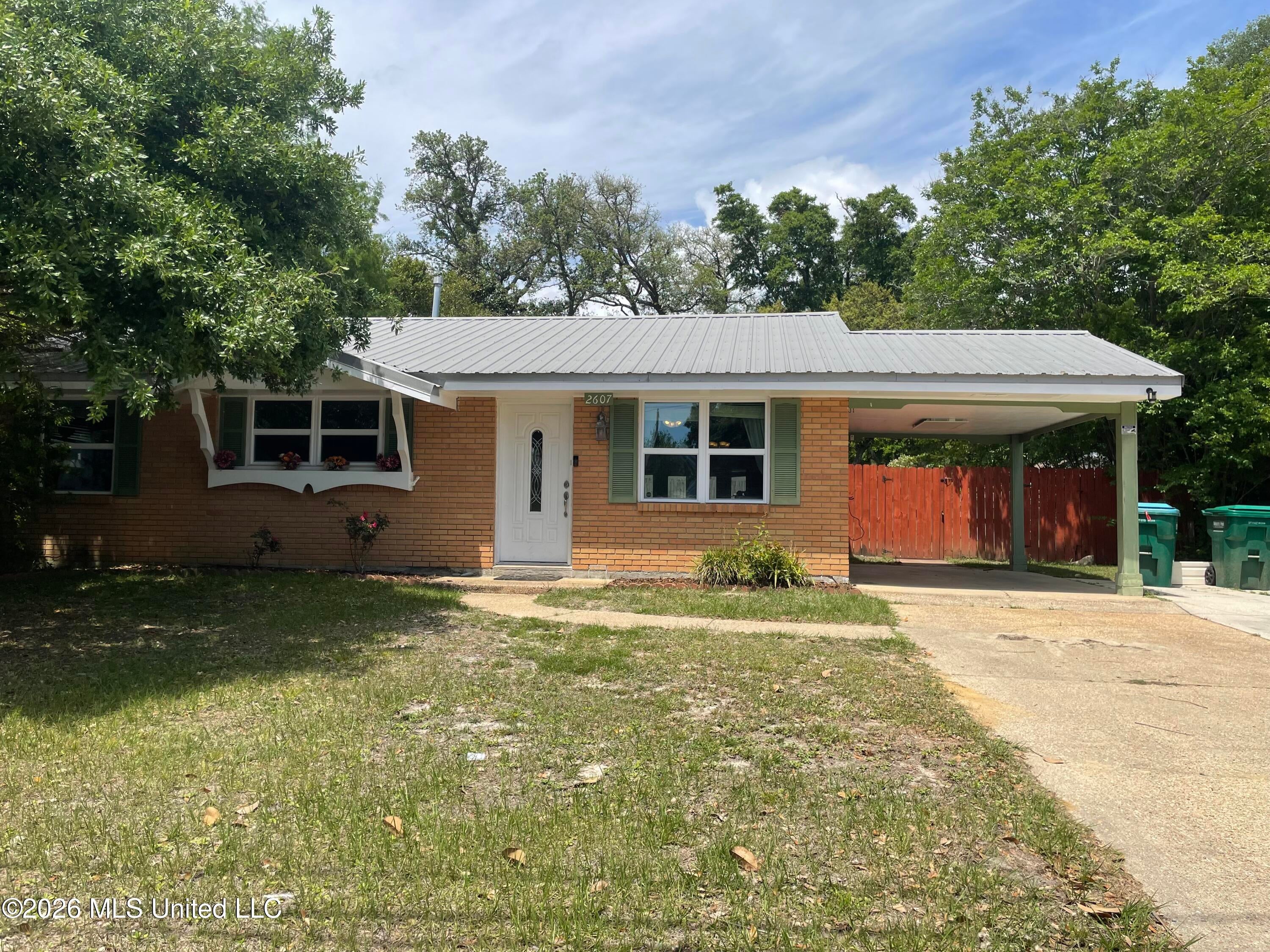 2607 Demaret Drive — photo