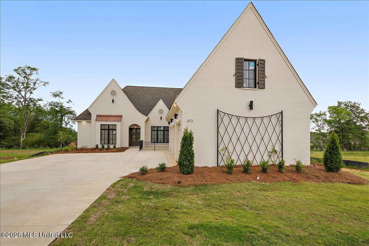 213 Welchshire Drive — photo