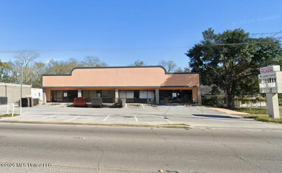 4104 Main Street — photo