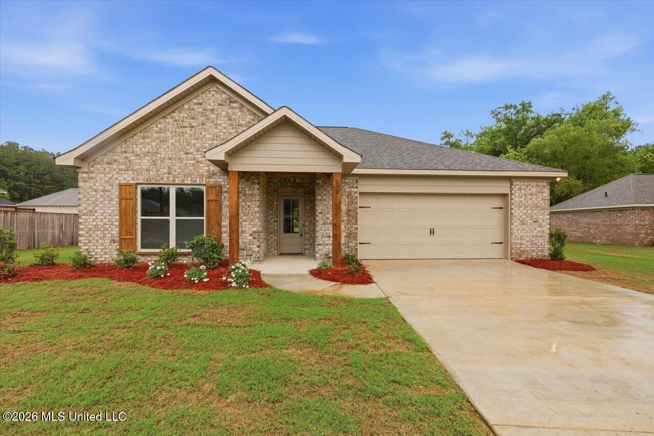 300 Courtney Lane — photo