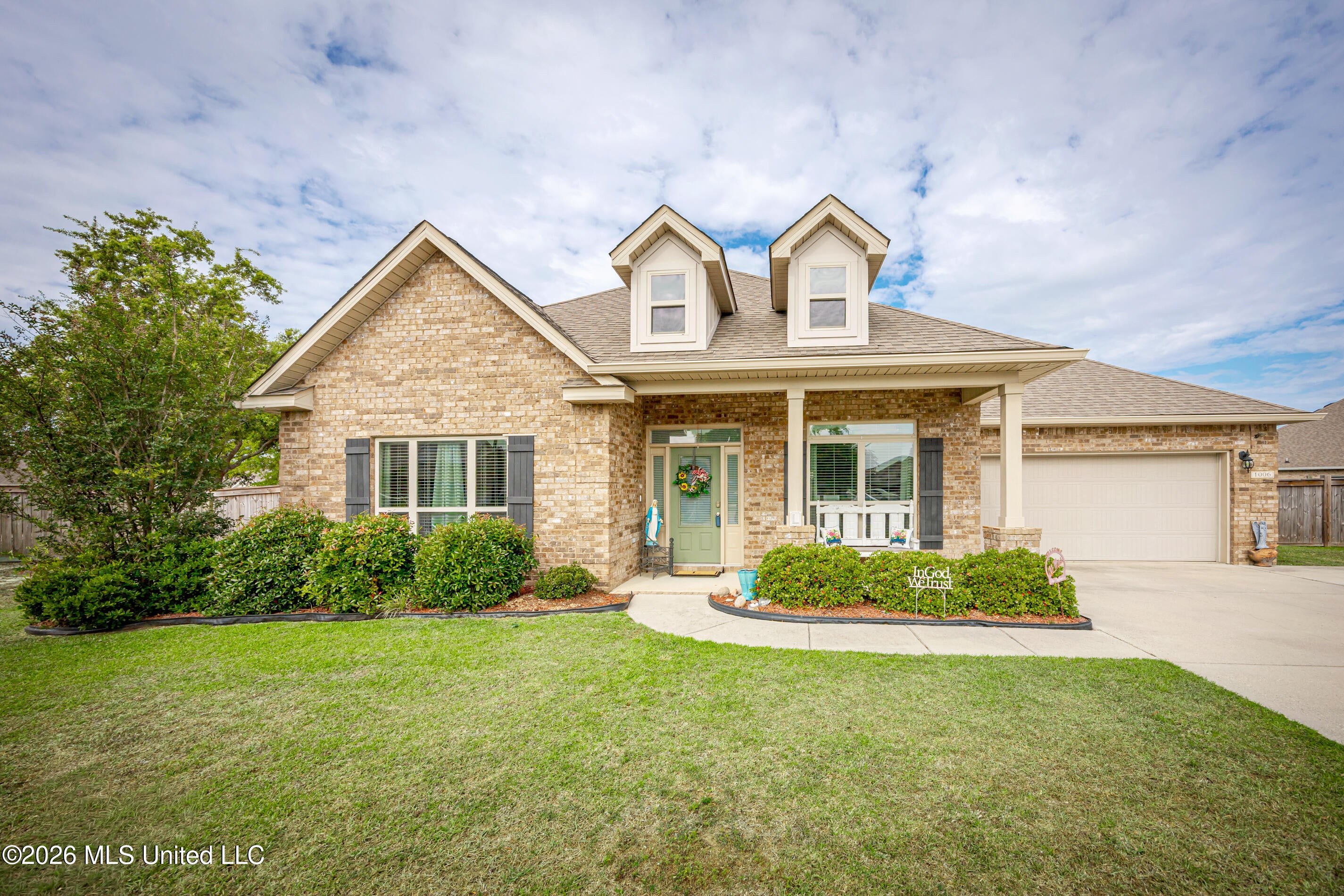 1006 Prairiegrass Court — photo