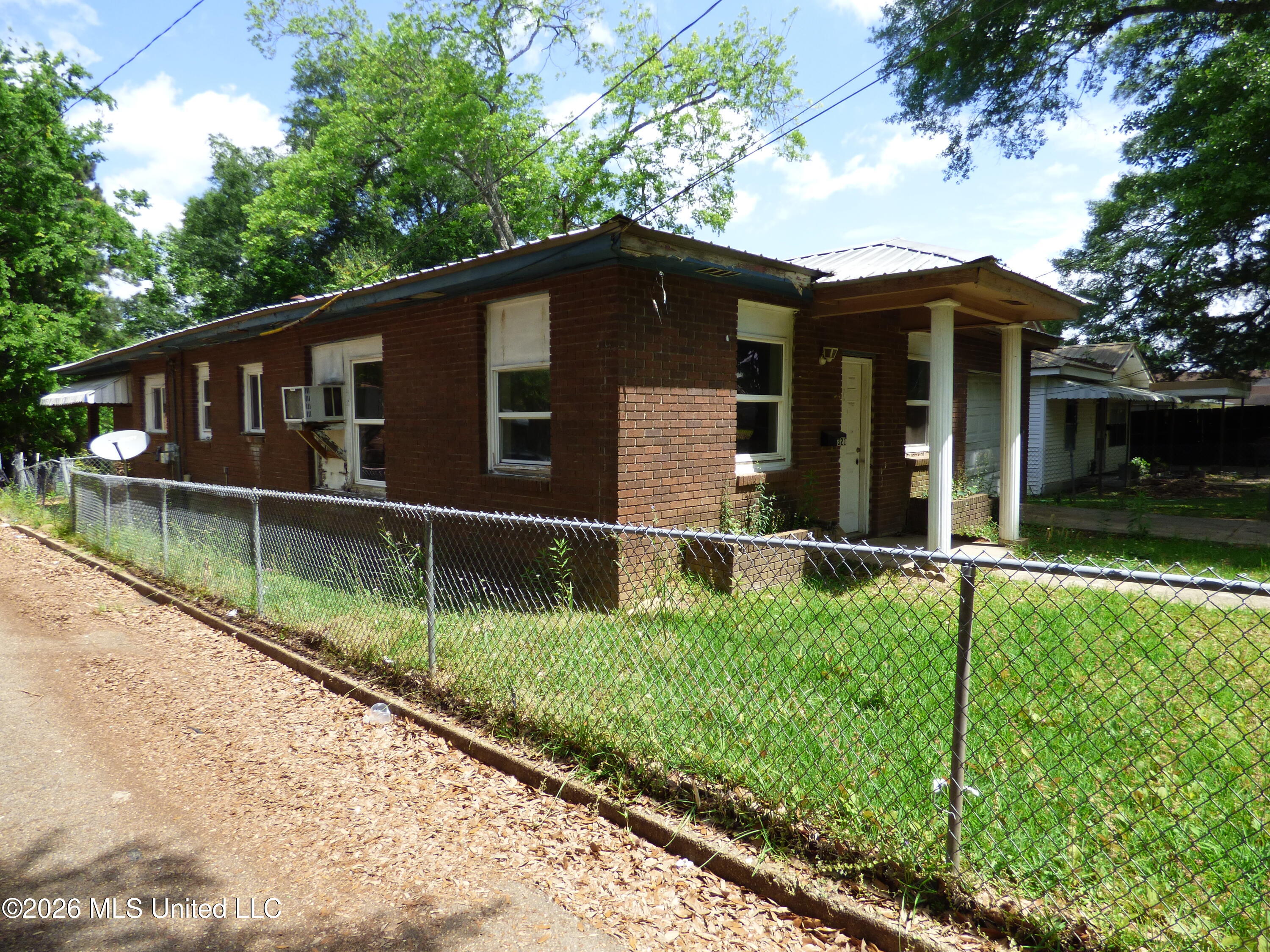 321 Saint Augustine, McComb, MS 39648 — photo 2