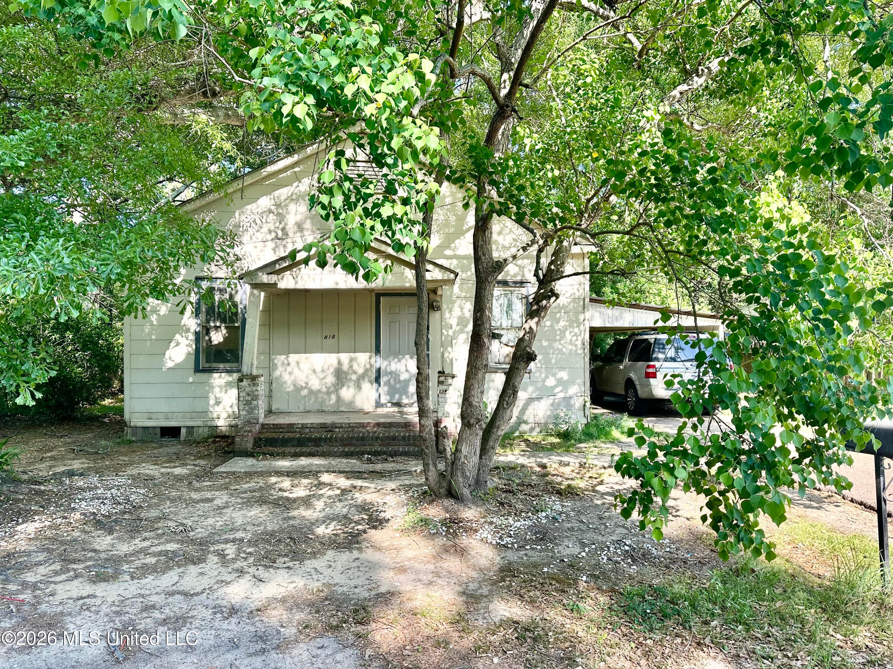 818 N Jackson Street — photo