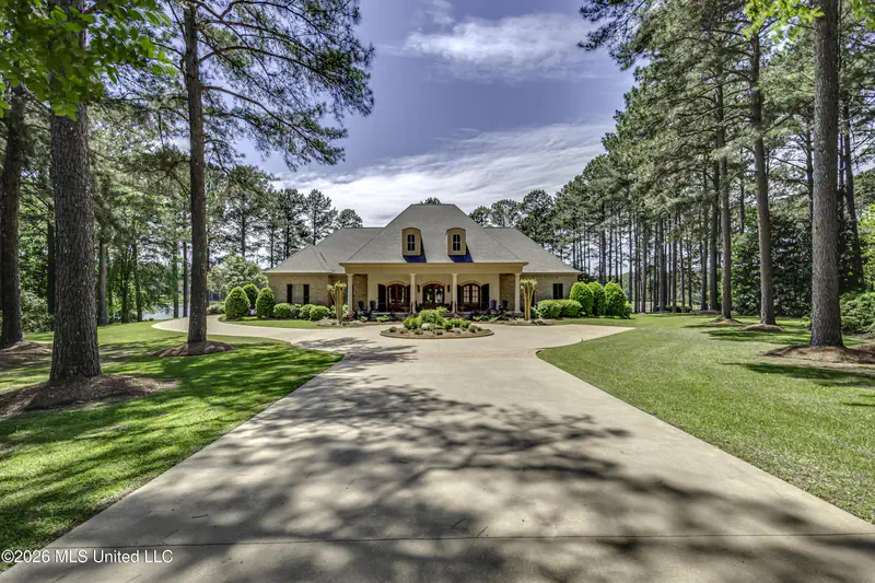 121 Johnstone Drive — photo
