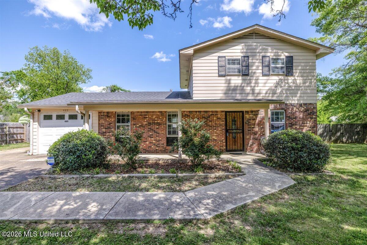 485 Gordon Drive — photo