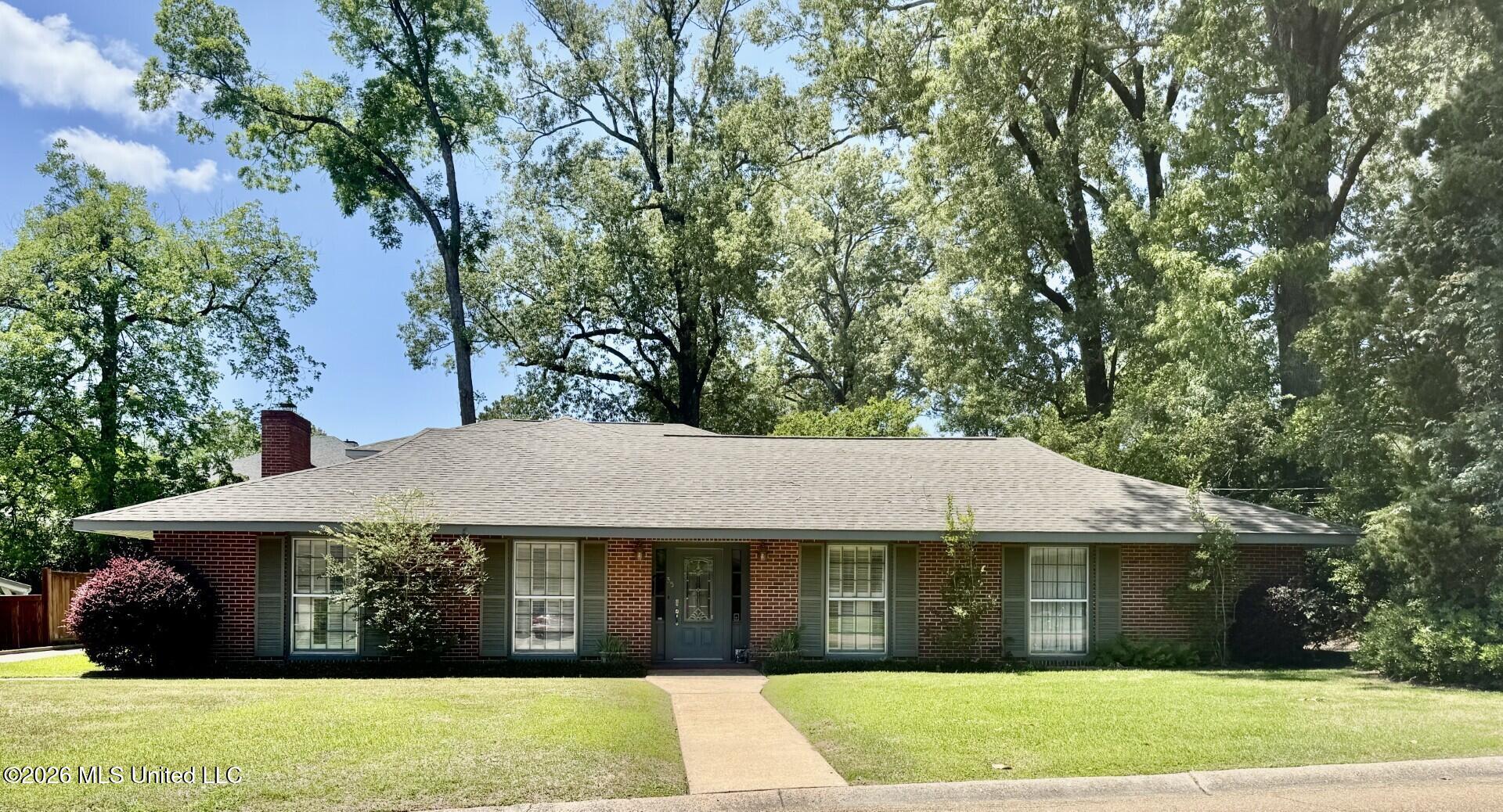 35 Oakhurst Drive — photo