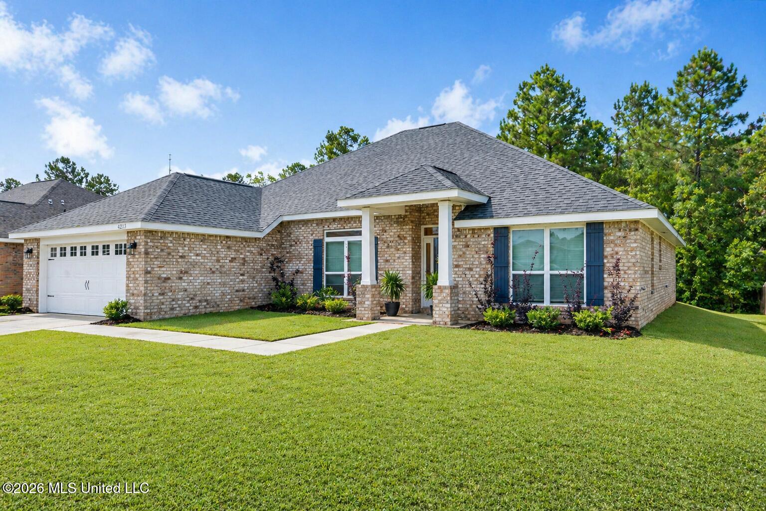 6223 Roxanne Way — photo