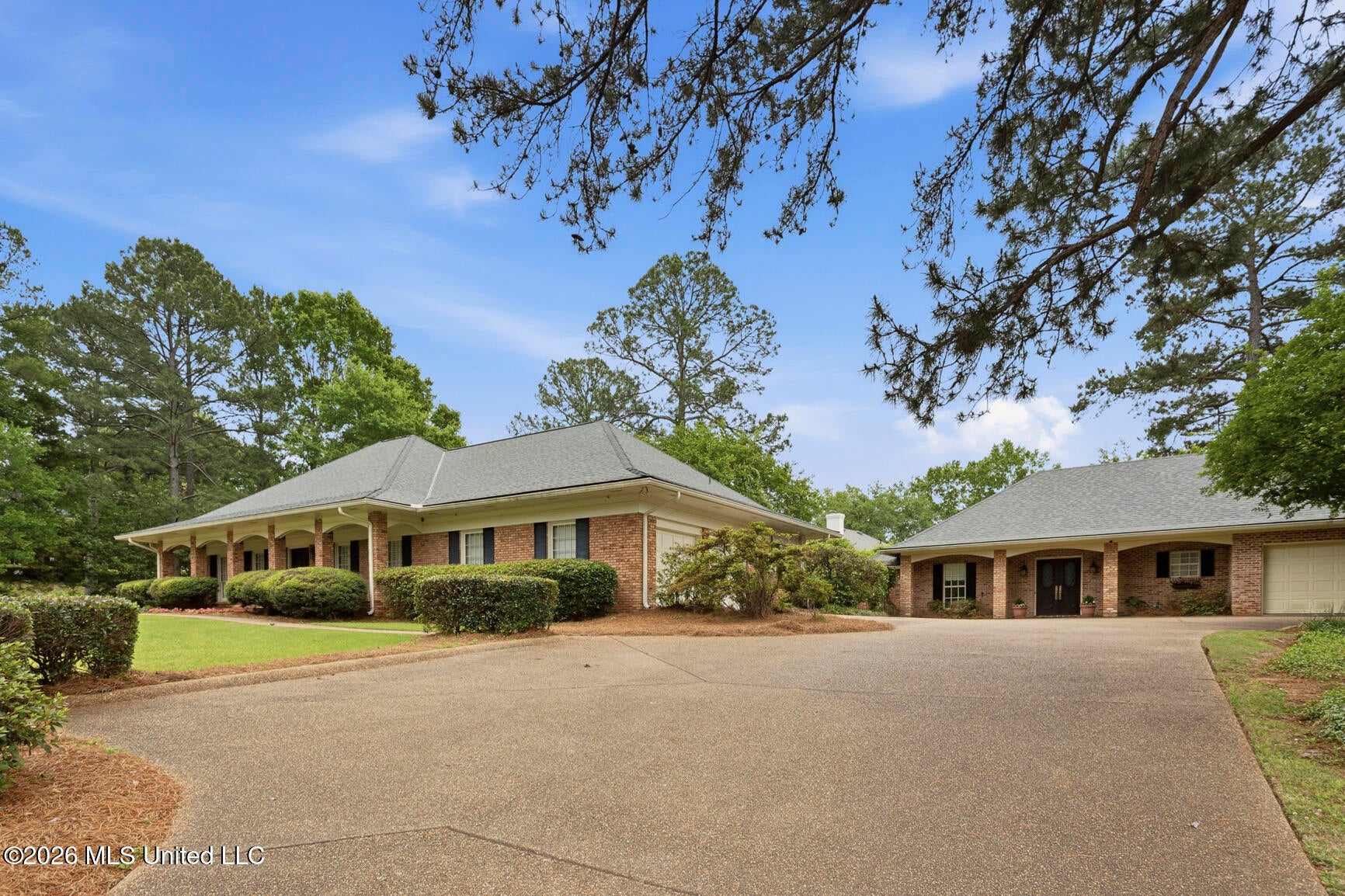 235 Brae Burn Drive — photo
