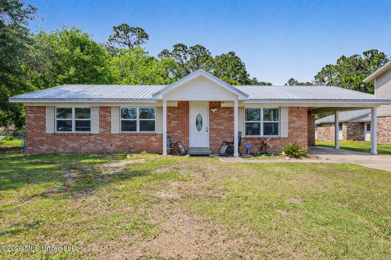 203 Lynn Circle — photo