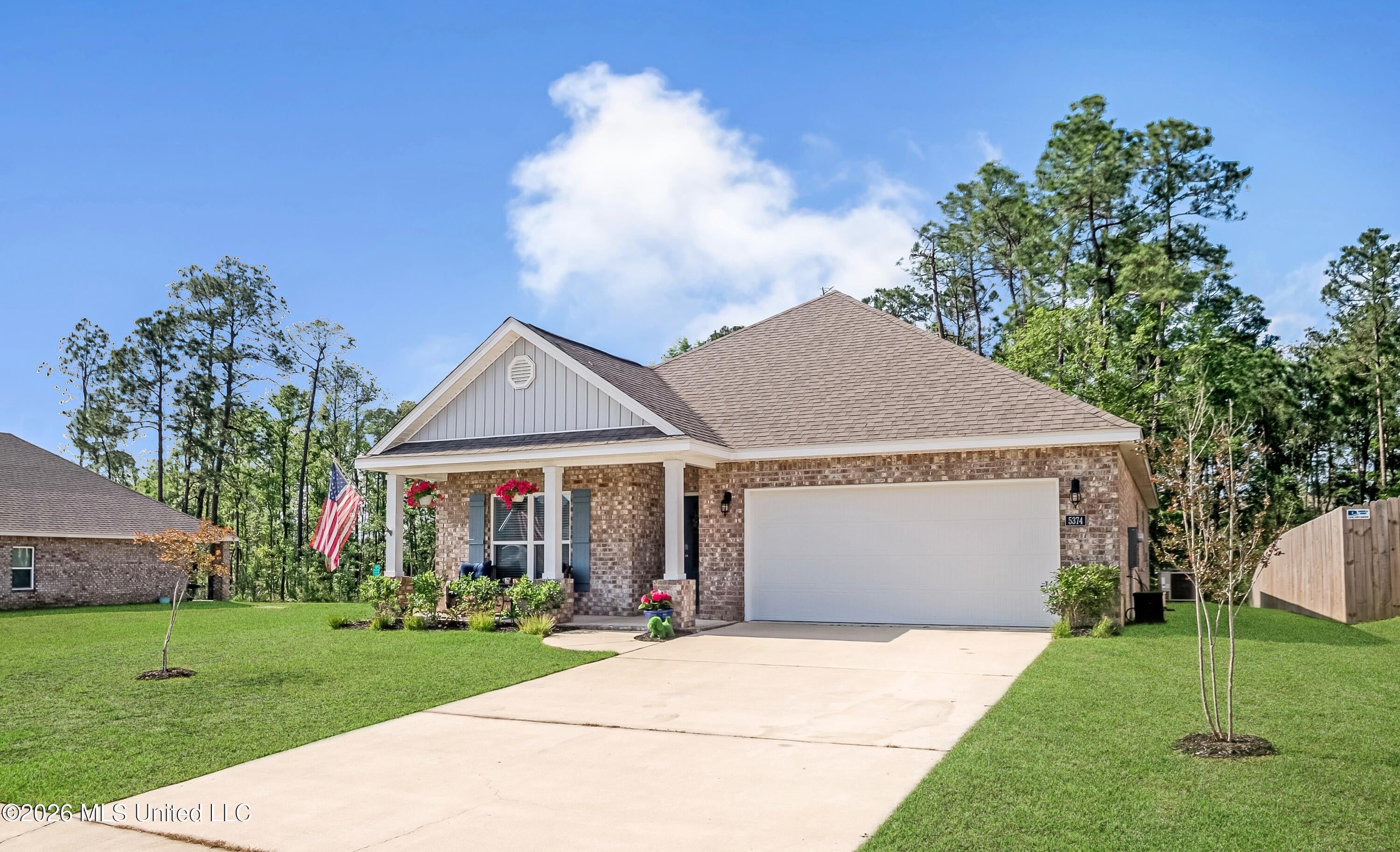 5374 Leeds Lane — photo