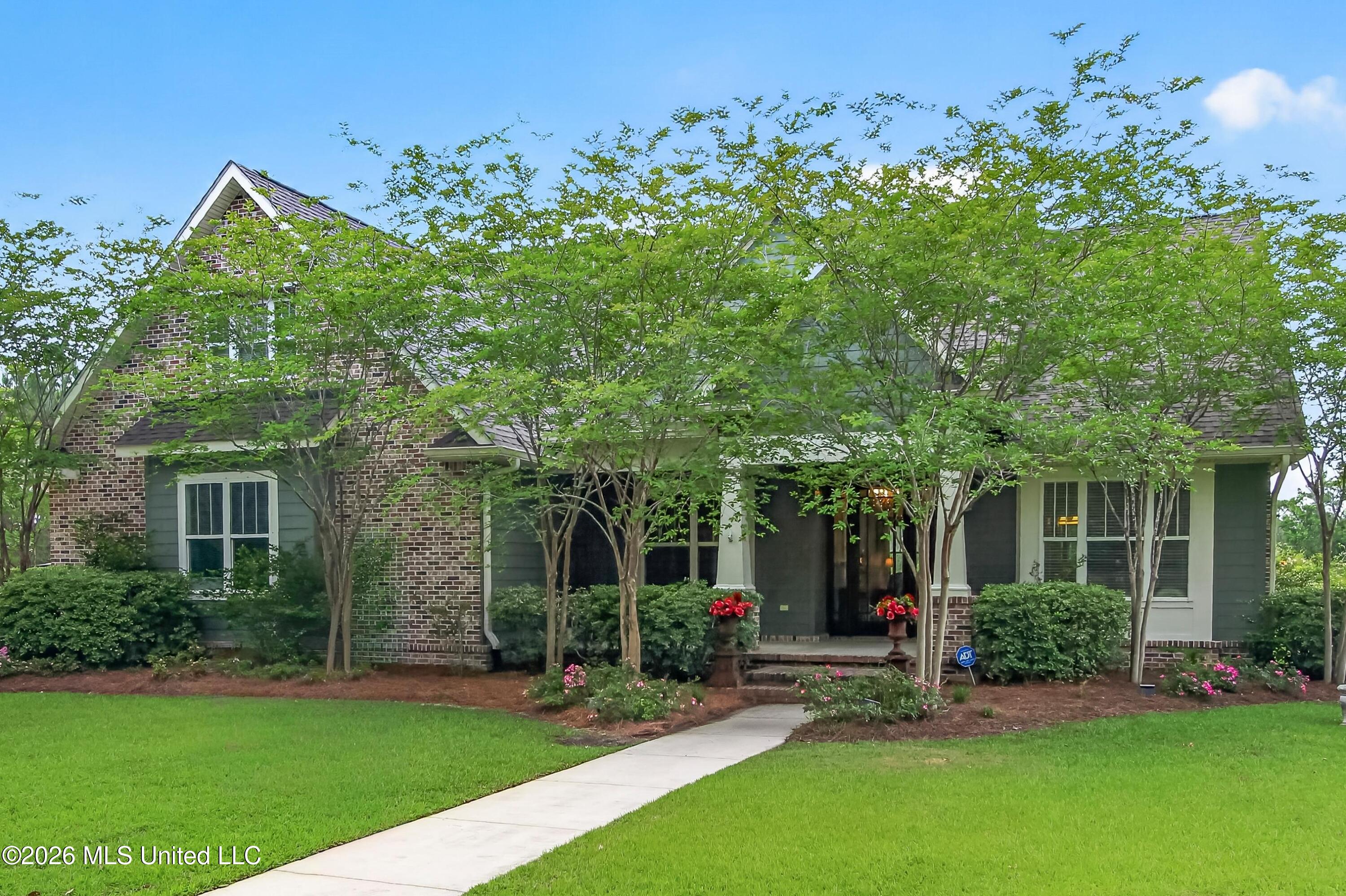 110 Emerald Lake Drive — photo