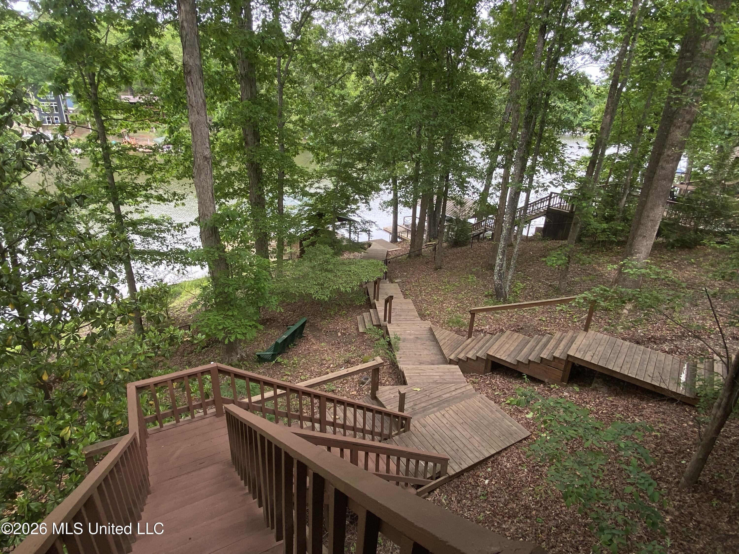 494 Lakeview Drive — photo