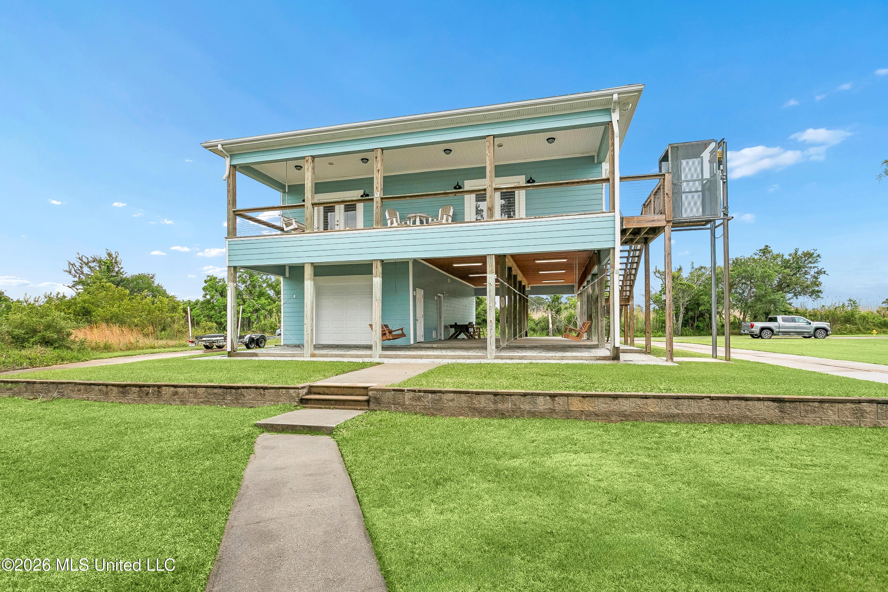 4115 Riverside Drive — photo