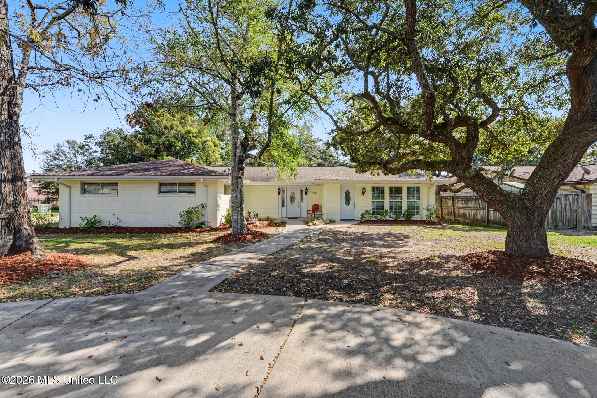332 Eastview Drive — photo