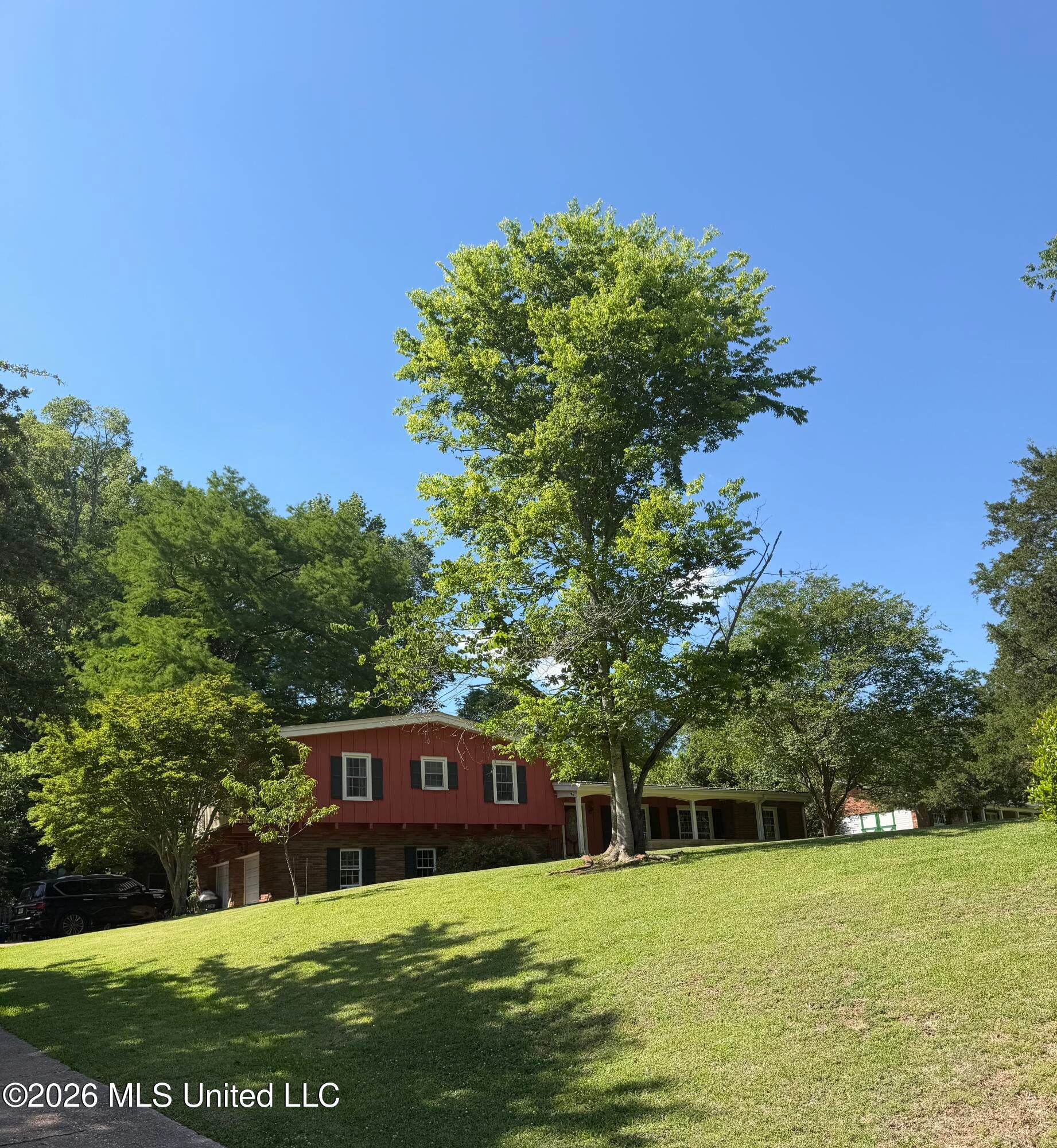 211 Glenwood Drive — photo