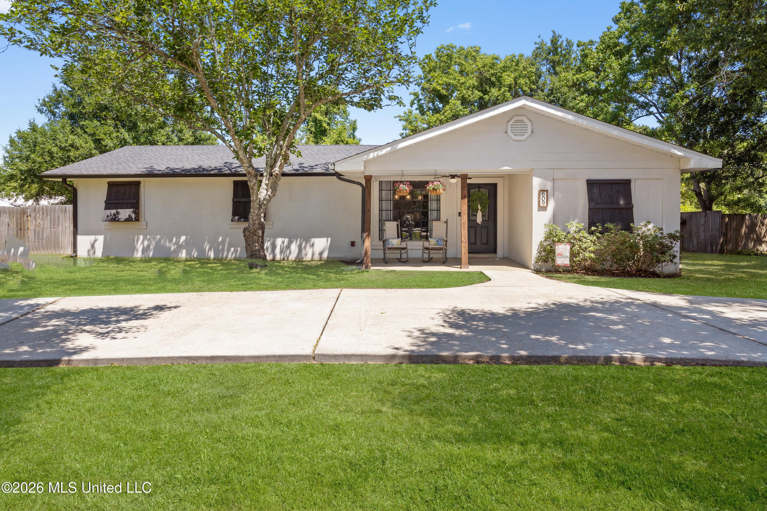 609 Beyer Drive — photo