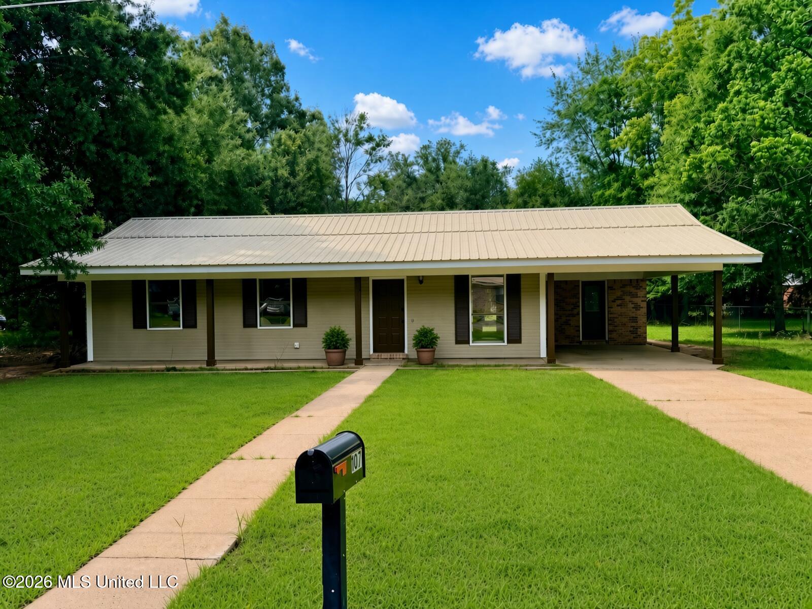 107 Driftwood Drive — photo